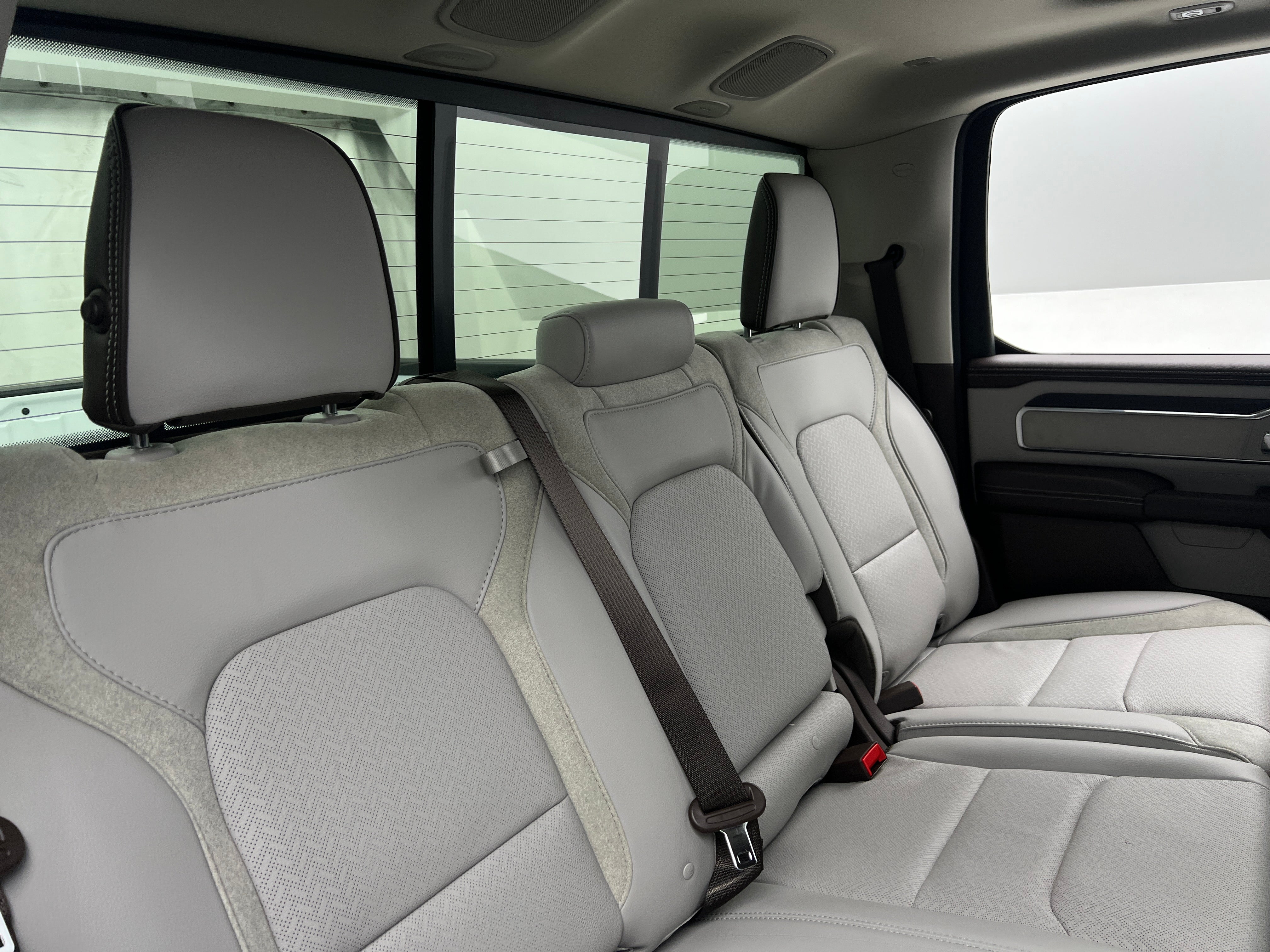 2026 RAM 1500 Laramie - Photo 2