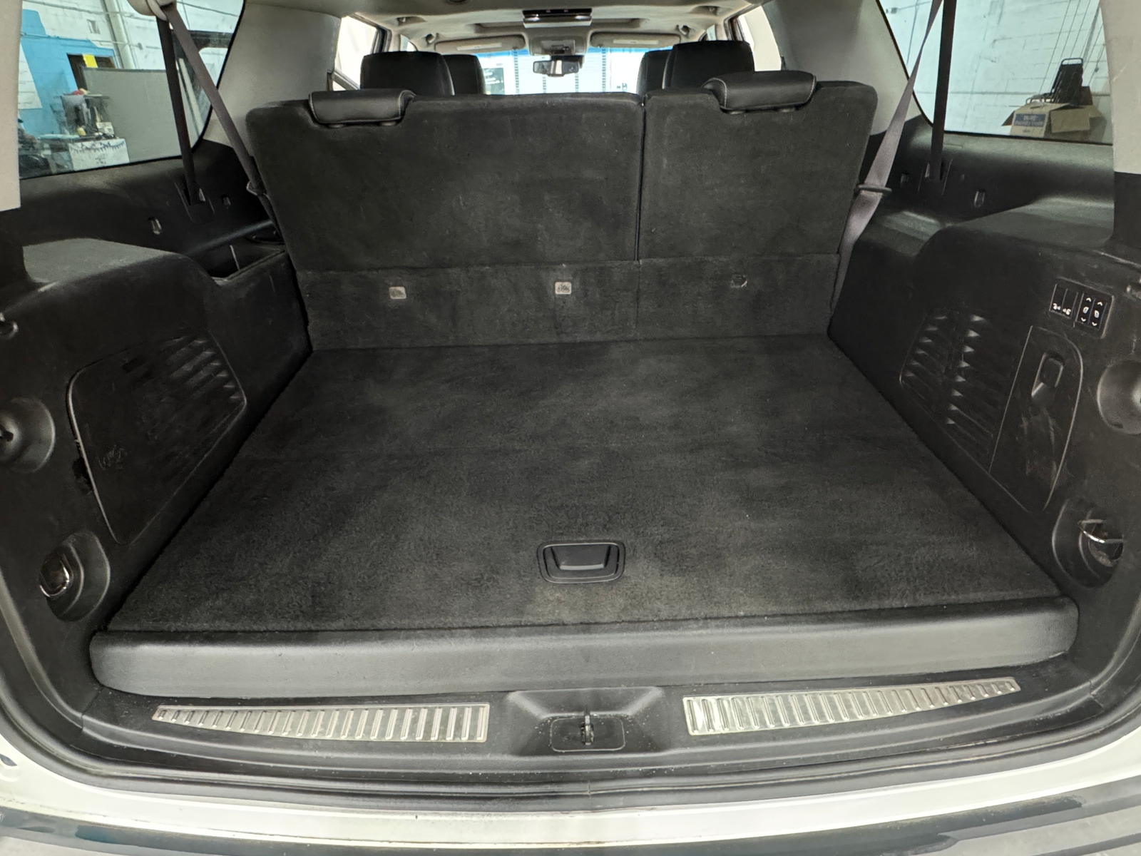 Thumbnail: 2017 Chevrolet Suburban - 6