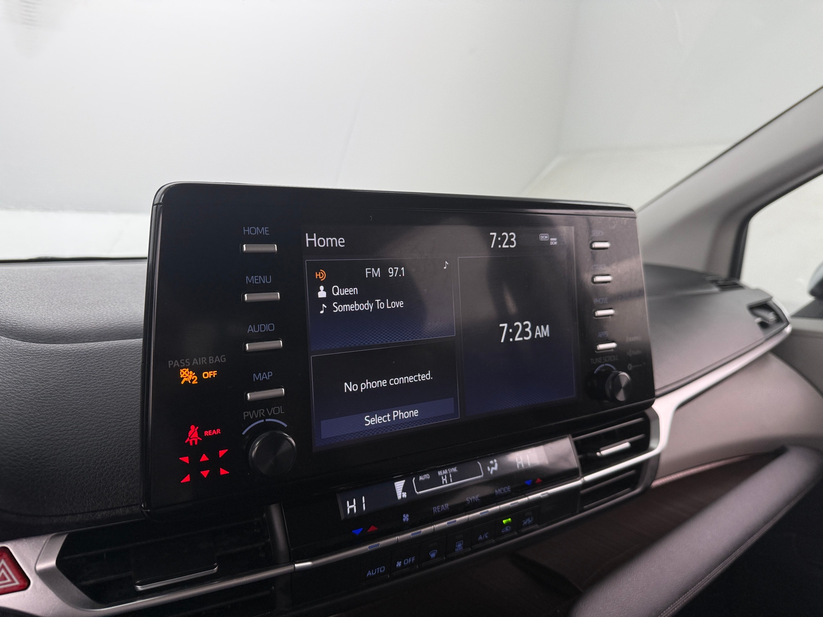 Thumbnail: 2024 Toyota Sienna - 4