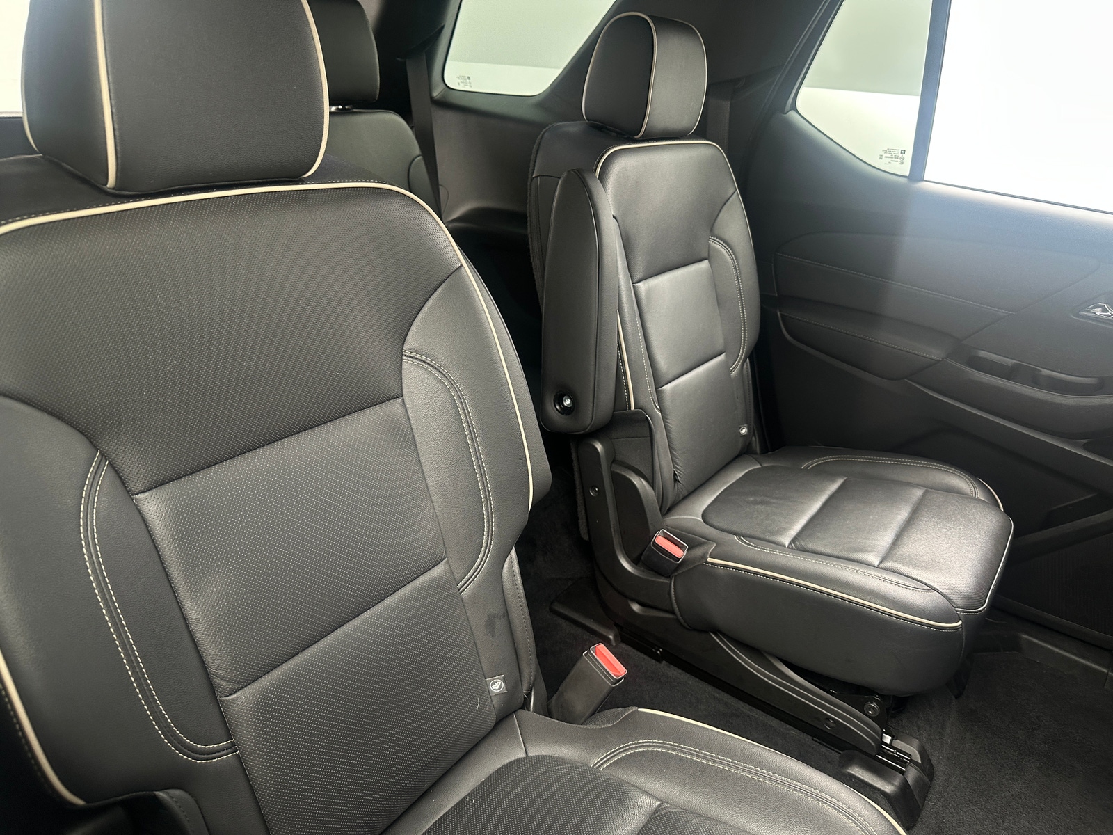 Thumbnail: 2022 Chevrolet Traverse - 5