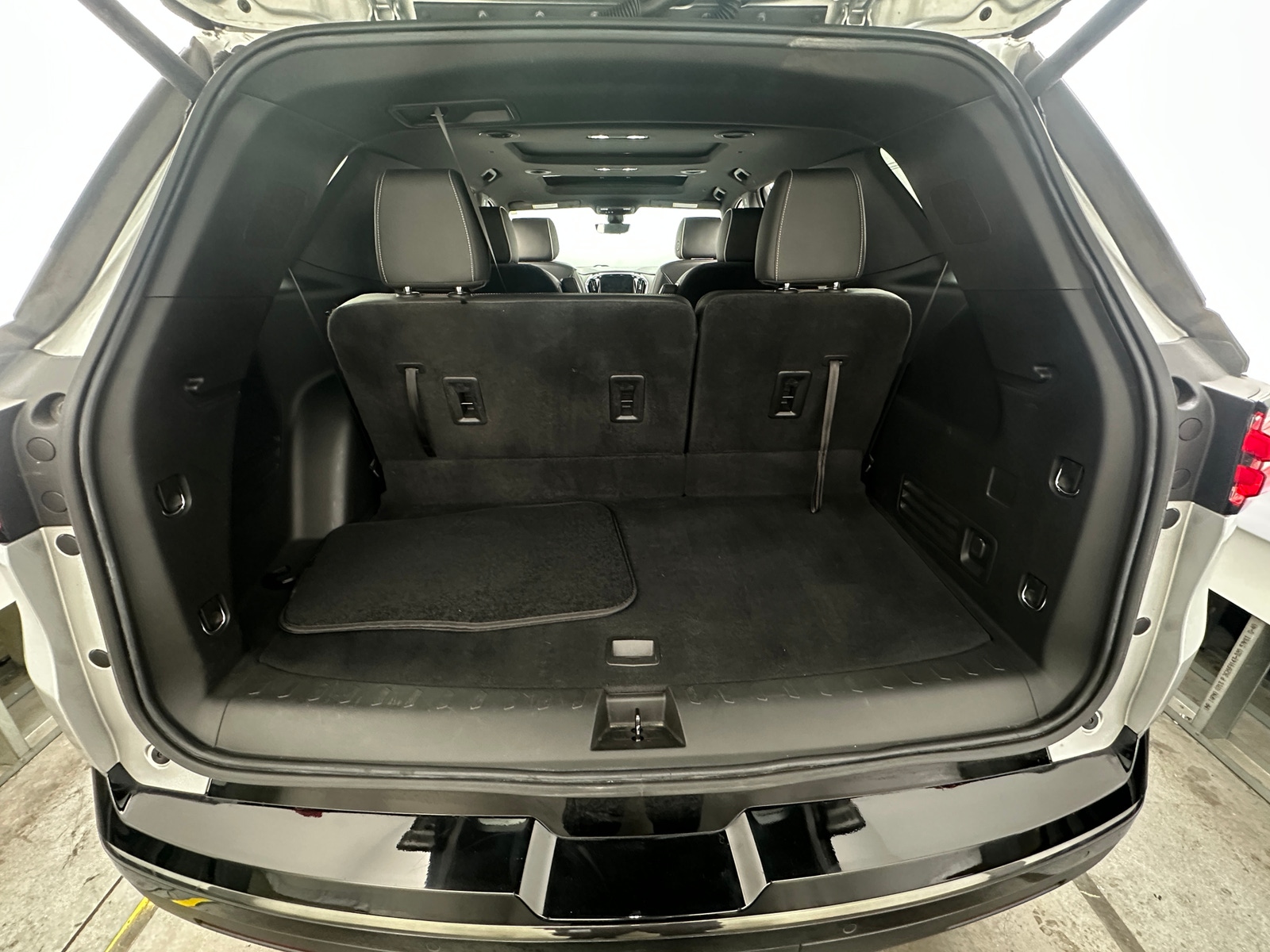 Thumbnail: 2022 Chevrolet Traverse - 6