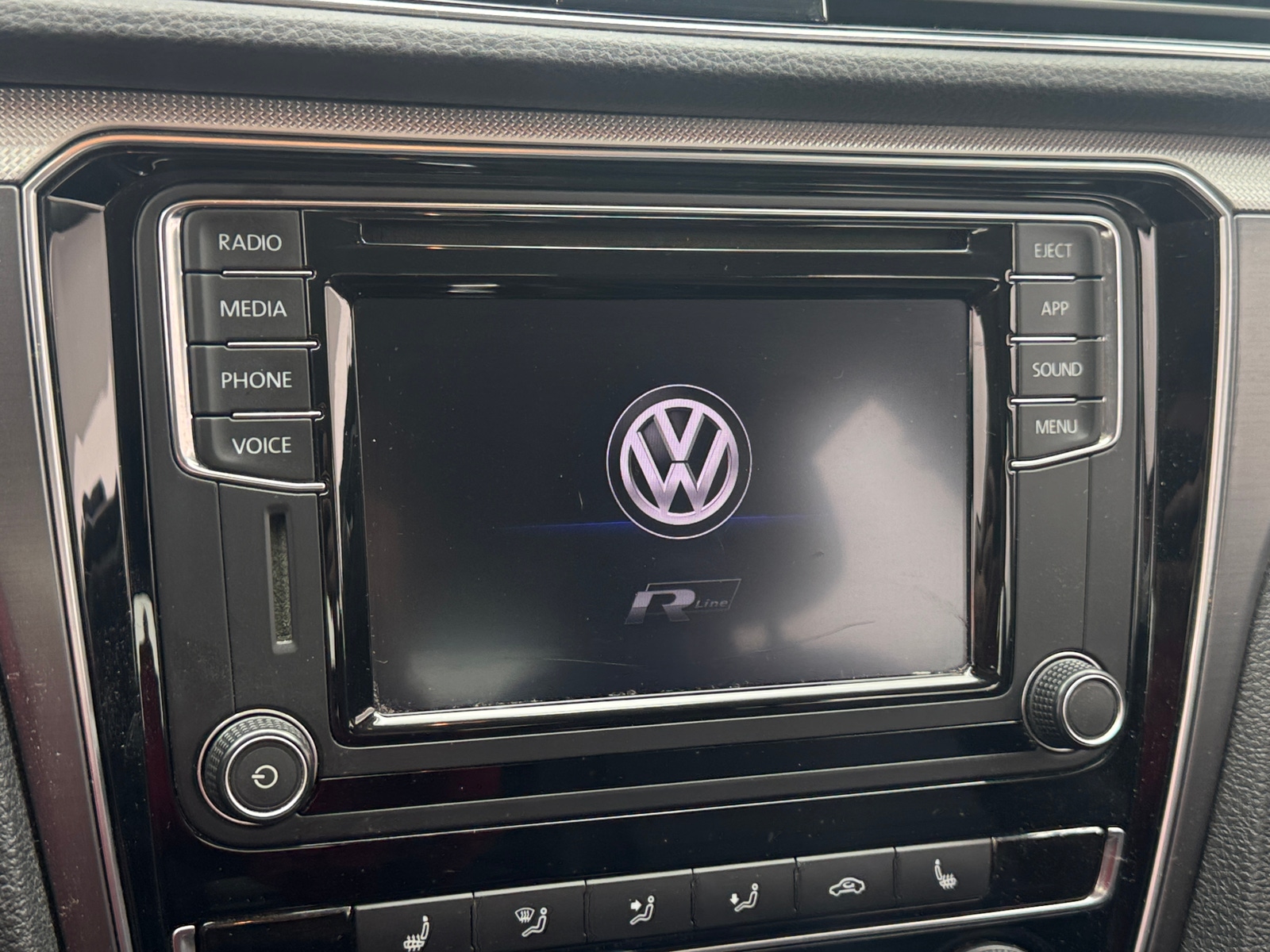 Thumbnail: 2018 Volkswagen Passat - 4