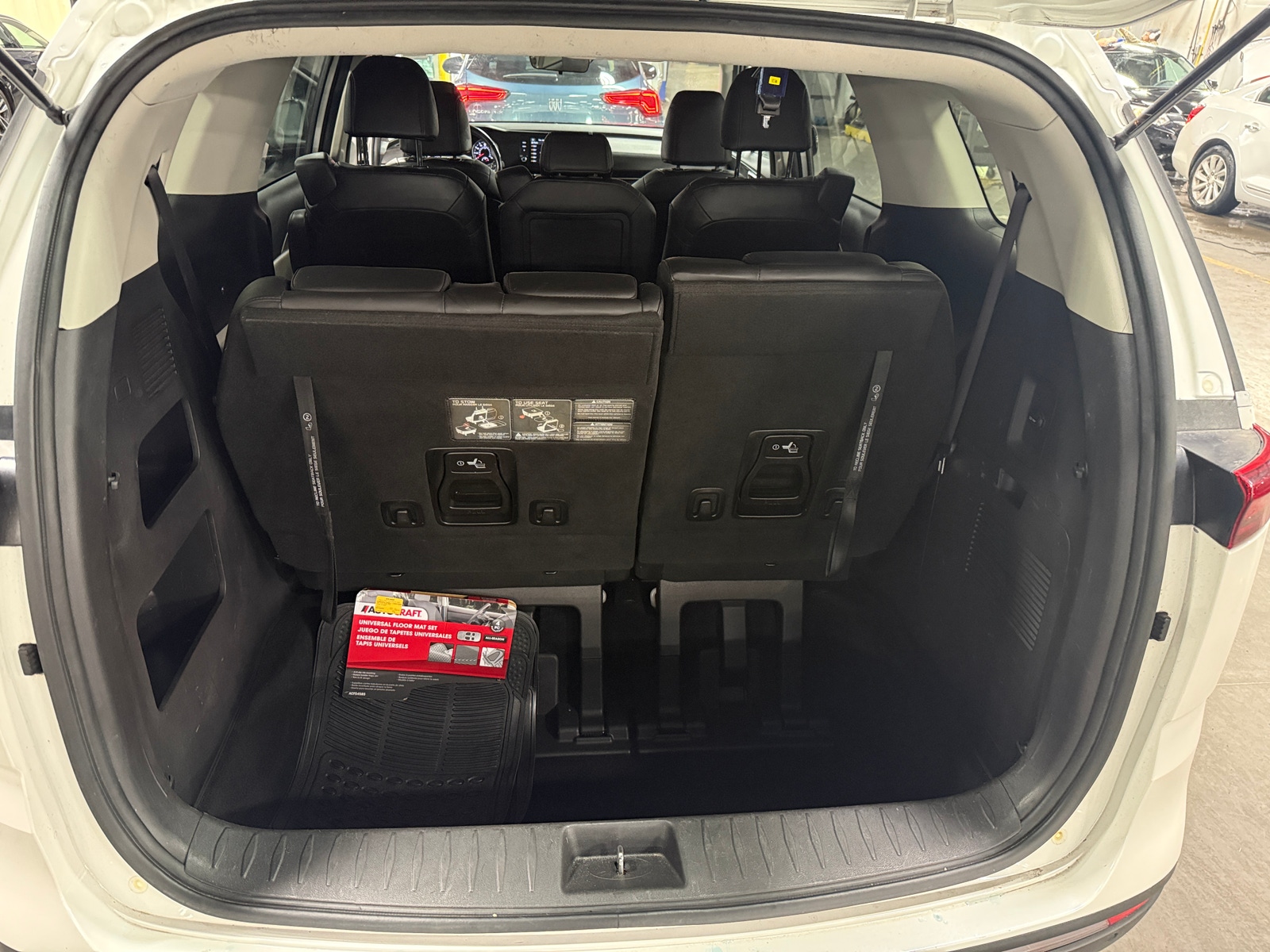 Thumbnail: 2022 Kia Carnival - 6