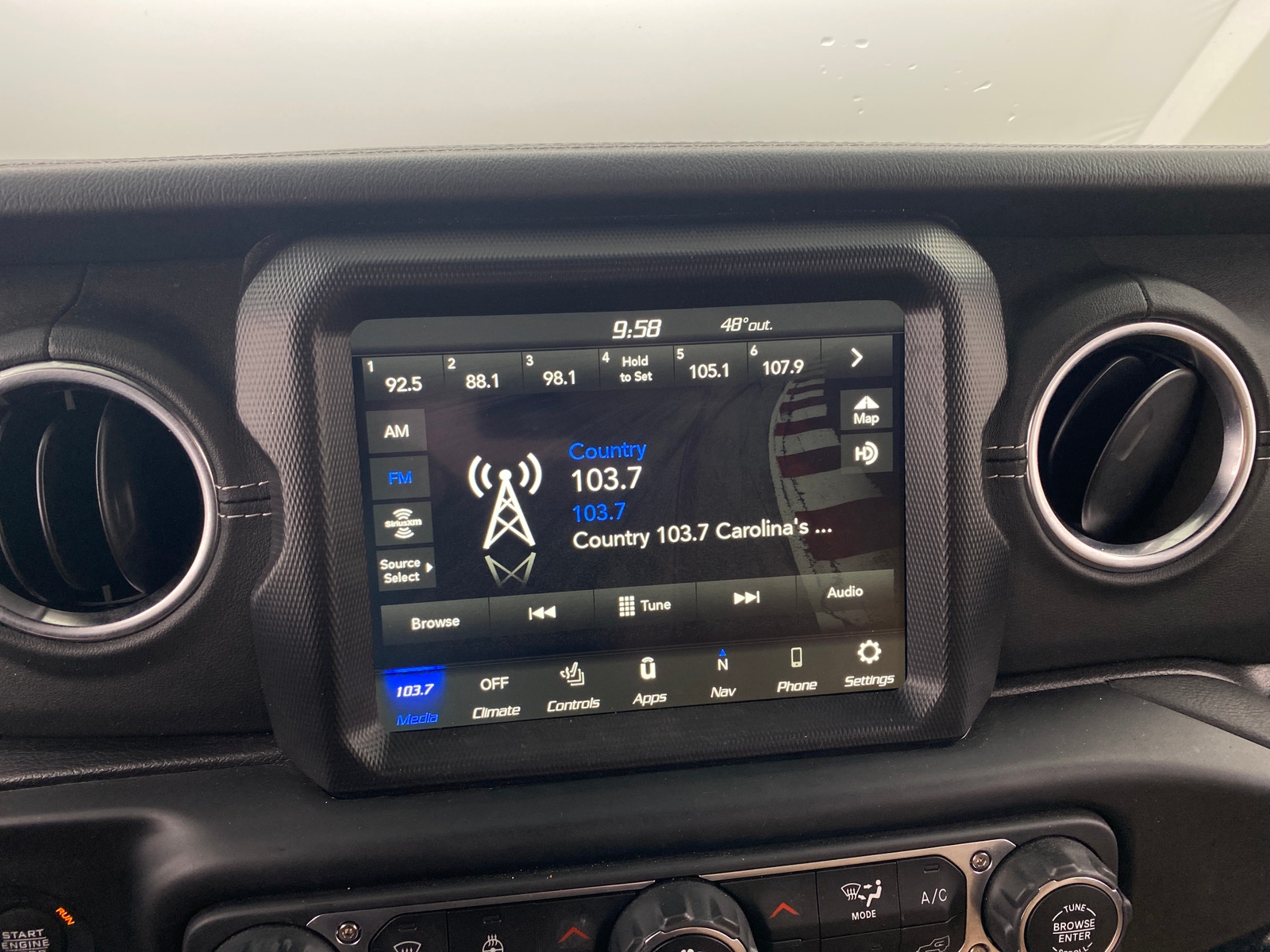 Thumbnail: 2022 Jeep Wrangler - 3