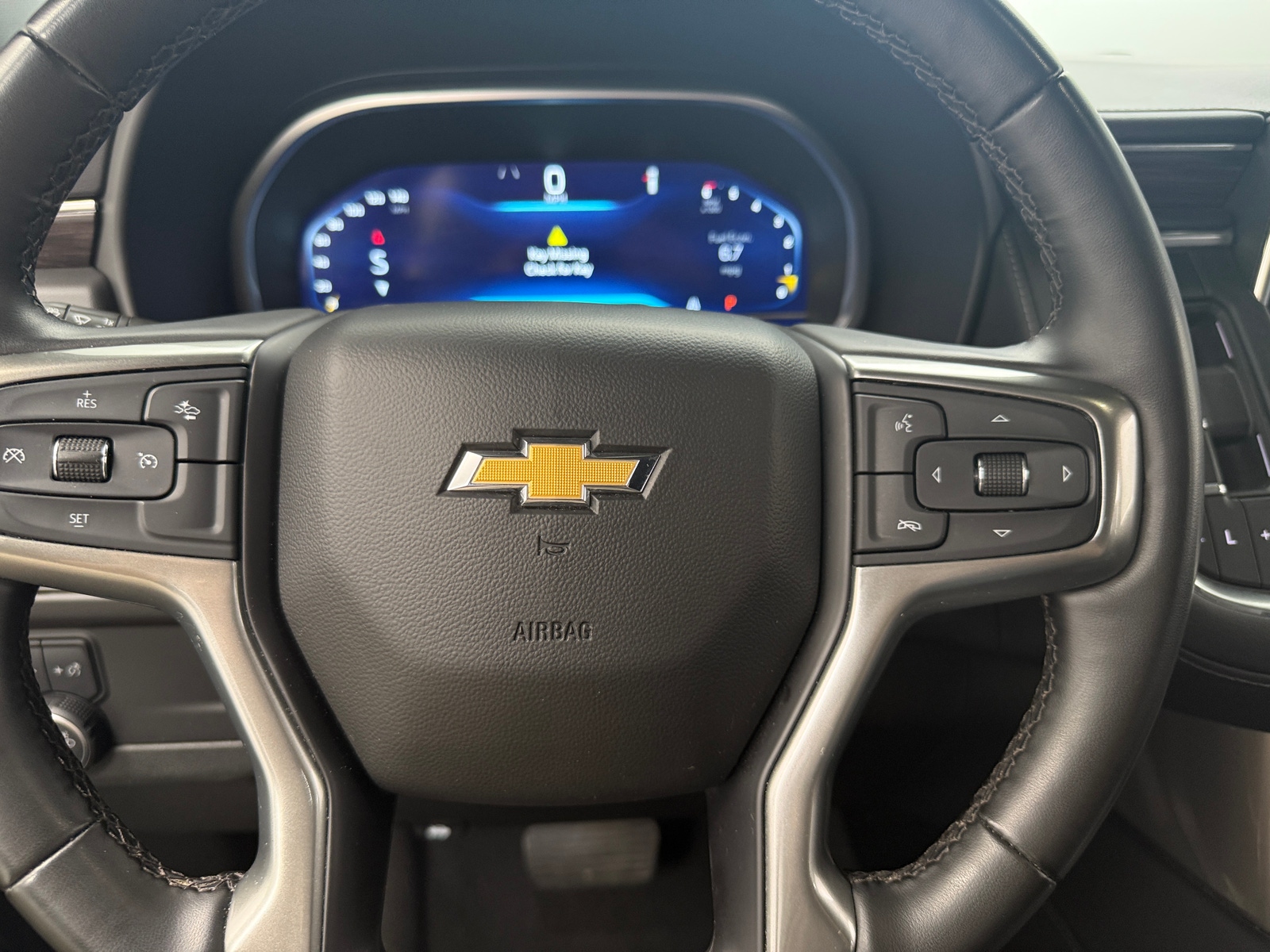 Thumbnail: 2023 Chevrolet Suburban - 4