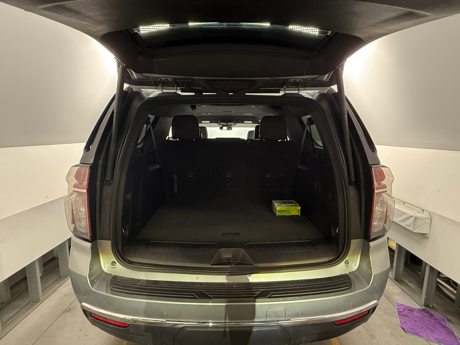 Thumbnail: 2023 Chevrolet Suburban - 6