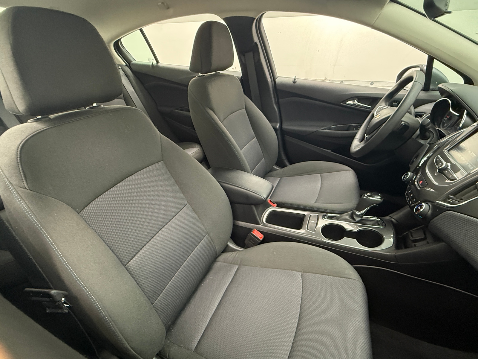 Thumbnail: 2018 Chevrolet Cruze - 2