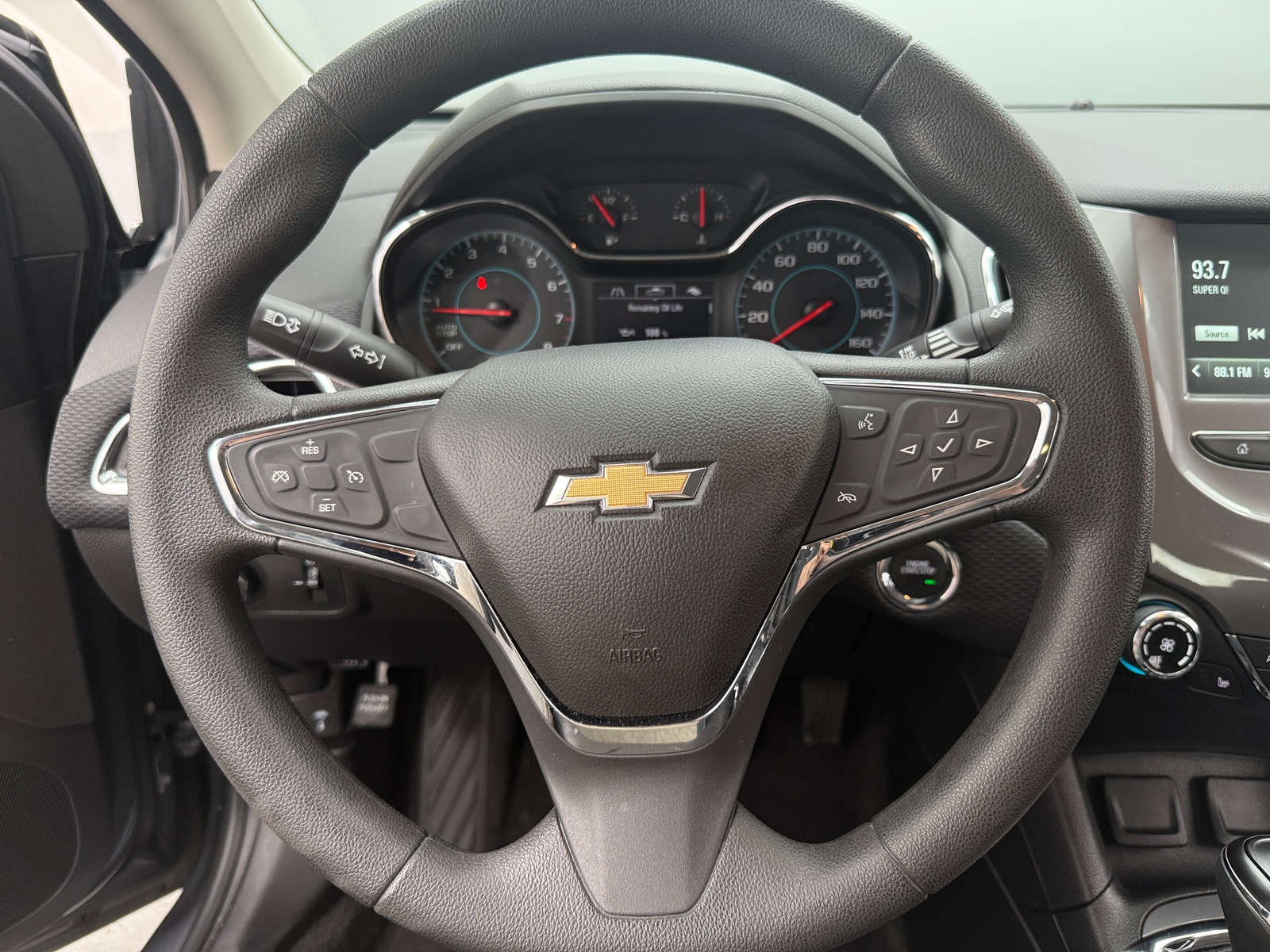 Thumbnail: 2018 Chevrolet Cruze - 5
