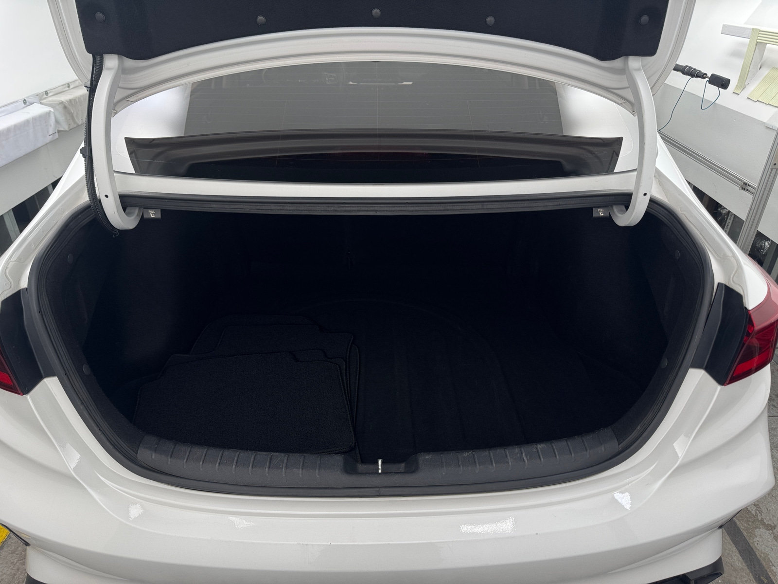 Thumbnail: 2023 Kia Forte - 7