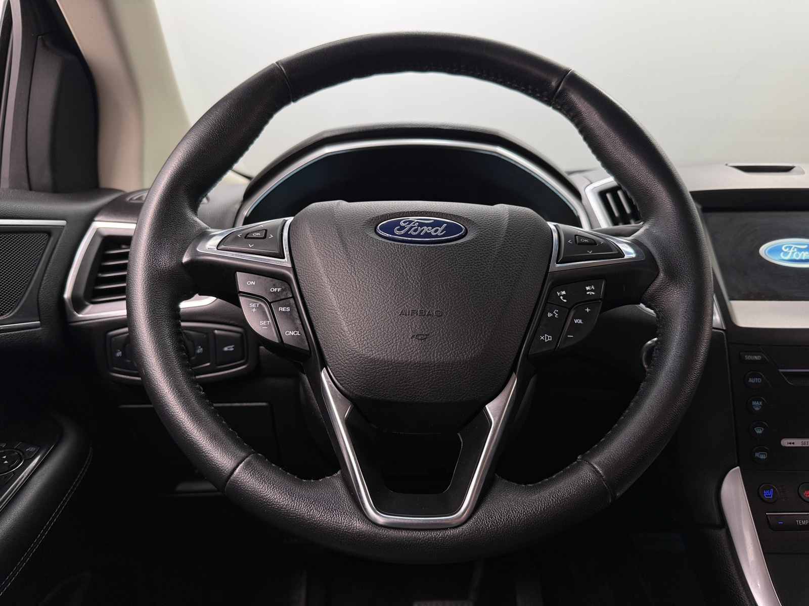 Thumbnail: 2018 Ford Edge - 4