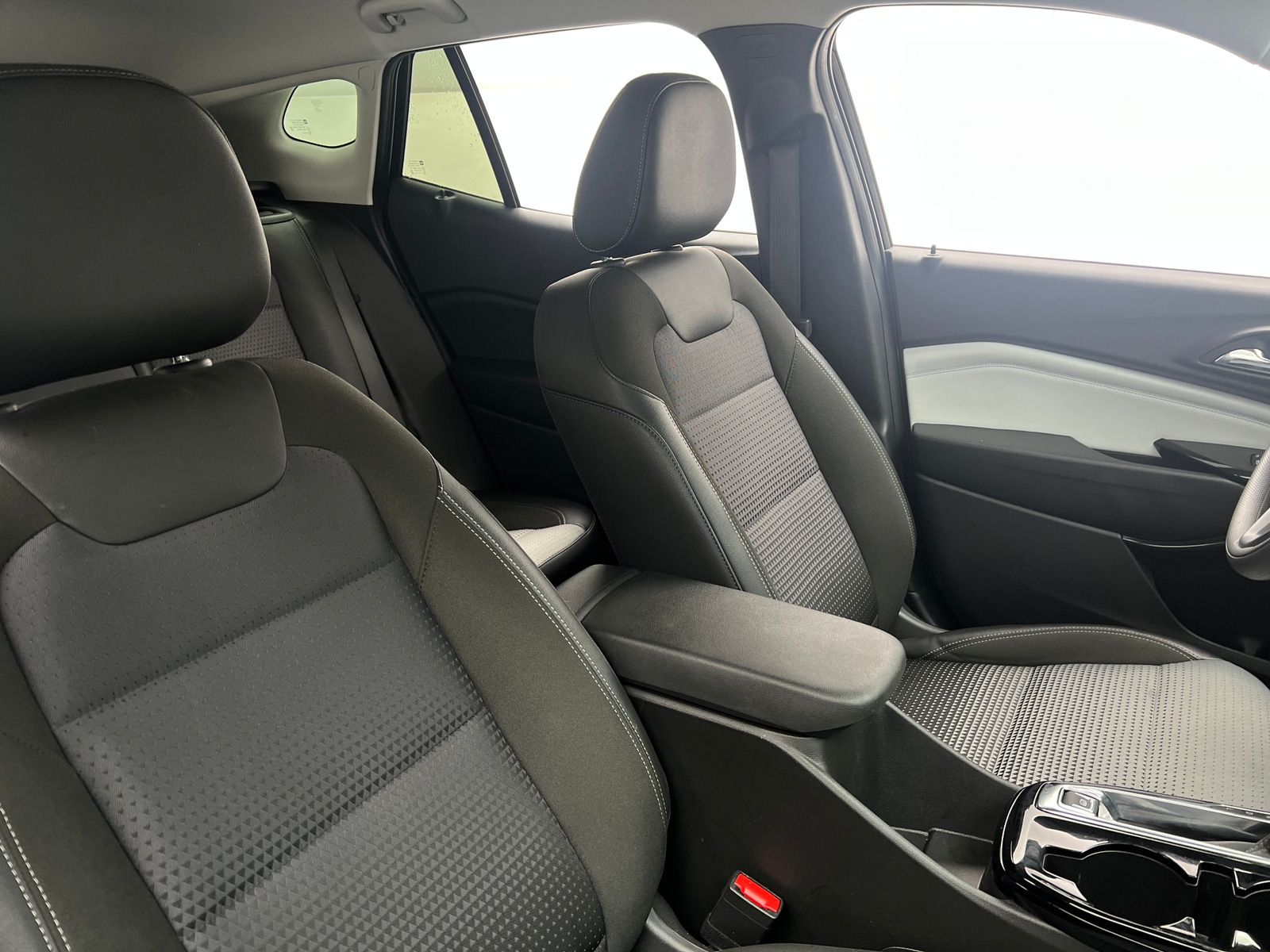 Thumbnail: 2025 Chevrolet Trax - 2