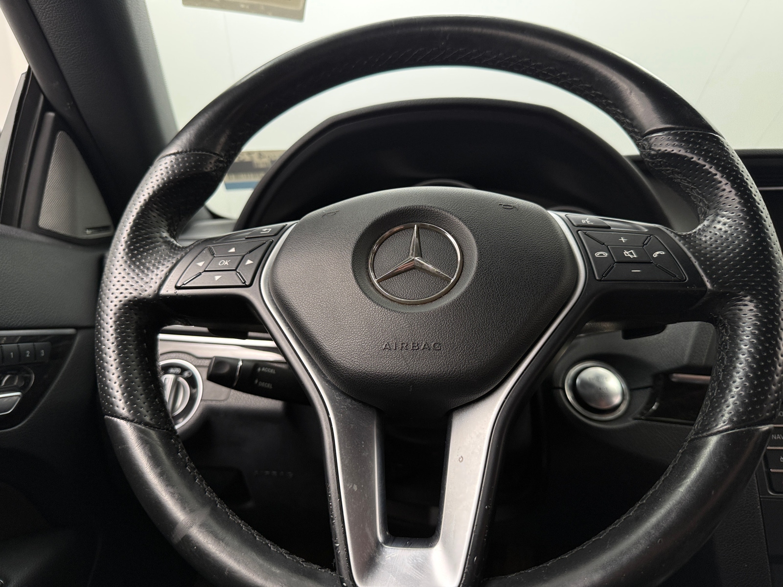 Thumbnail: 2016 Mercedes-Benz E-Class - 3