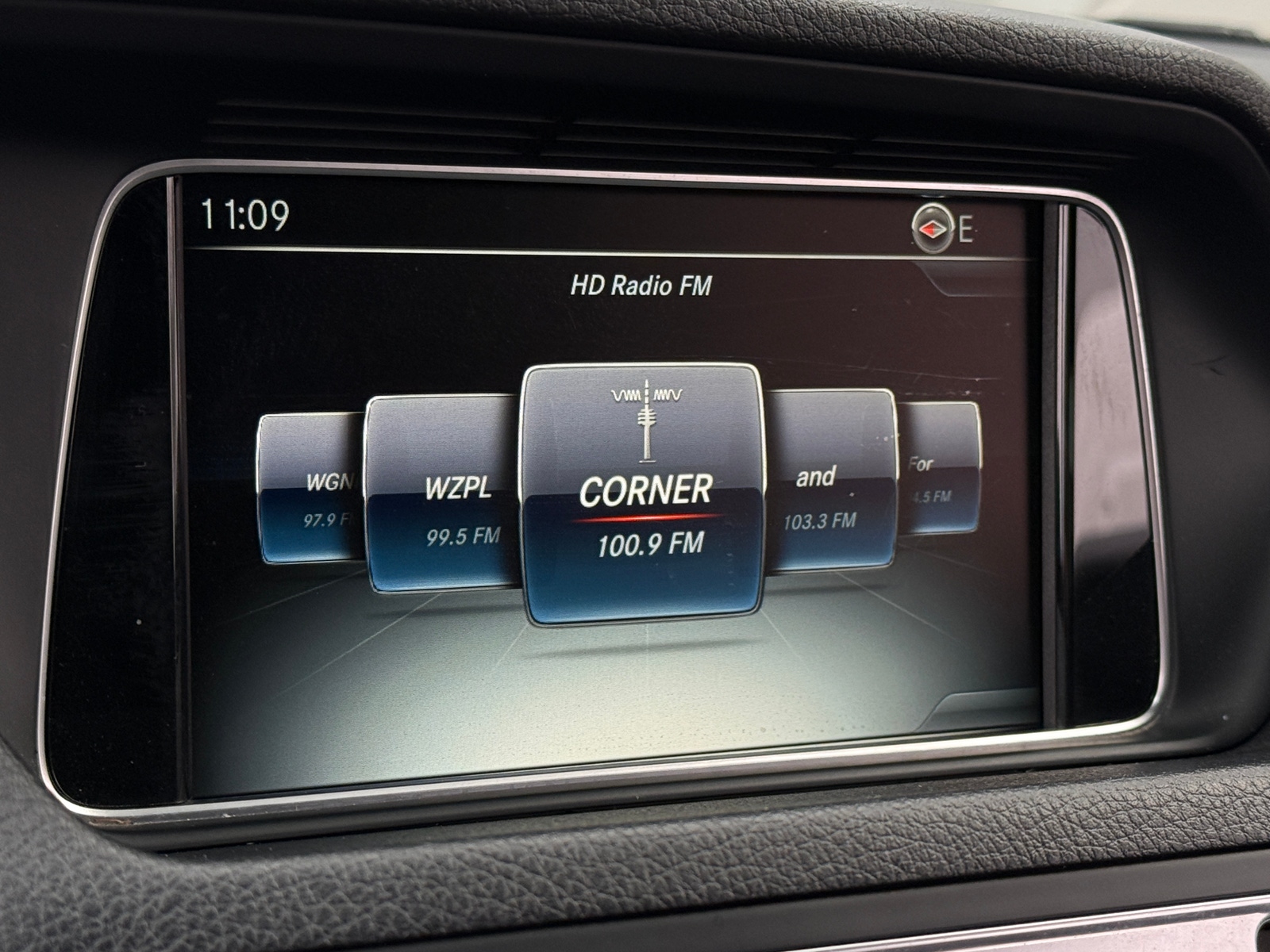 Thumbnail: 2016 Mercedes-Benz E-Class - 2