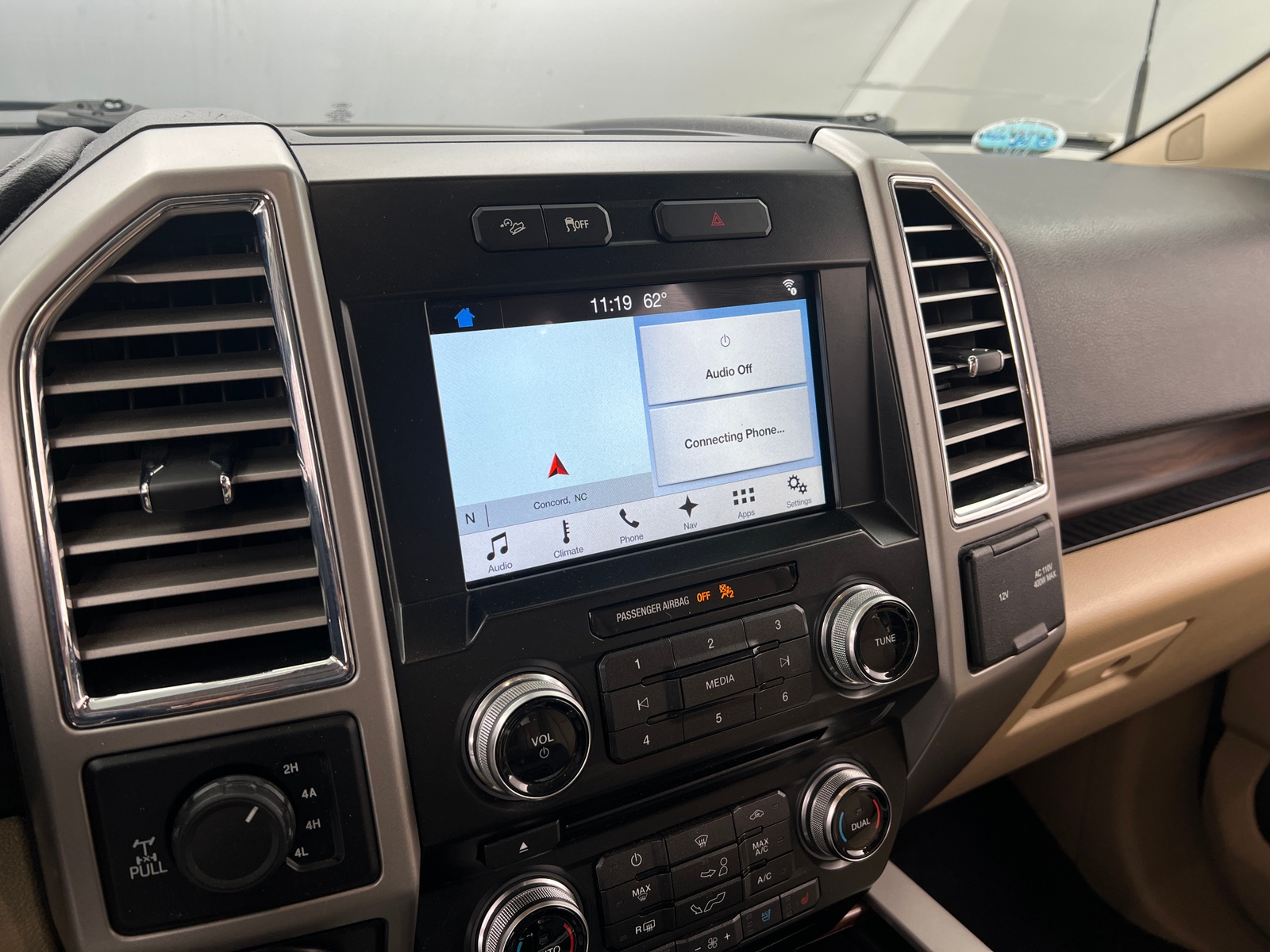 Thumbnail: 2016 Ford Econoline - 3