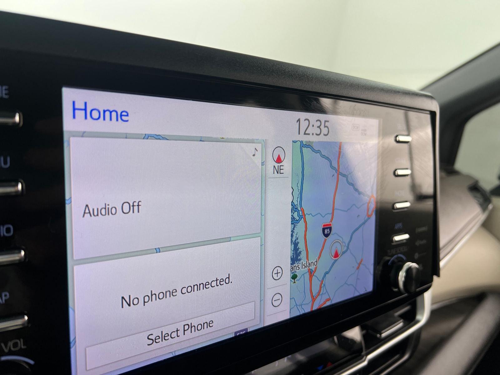 Thumbnail: 2021 Toyota Sienna - 3