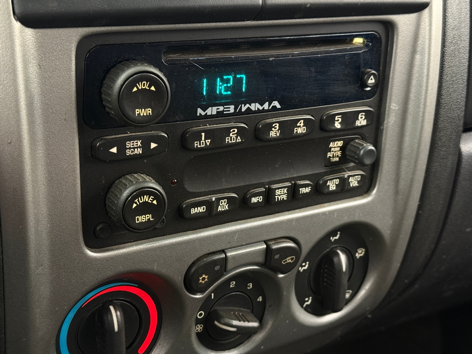 Thumbnail: 2012 Chevrolet Colorado - 4