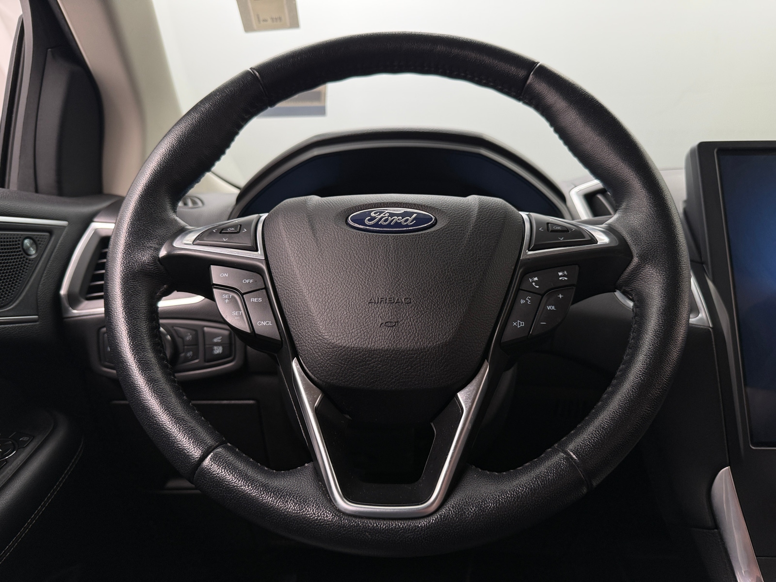 Thumbnail: 2022 Ford Edge - 4