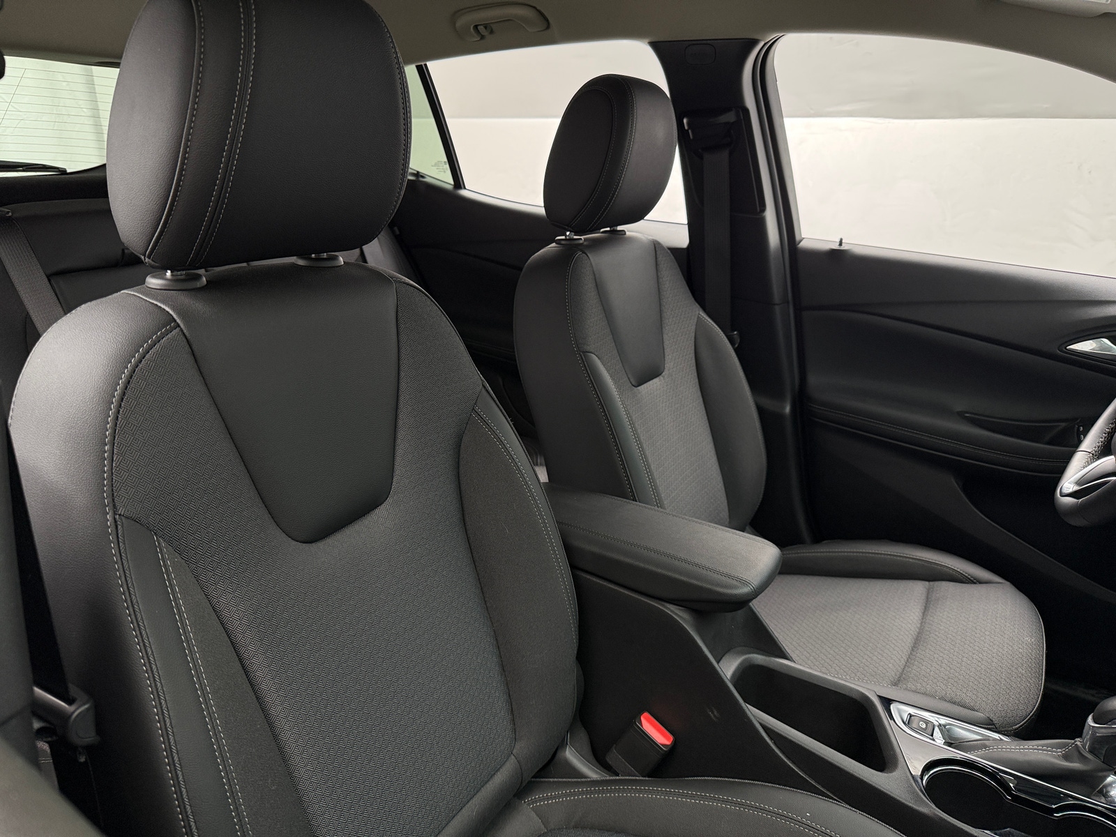 Thumbnail: 2022 Buick Encore GX - 2