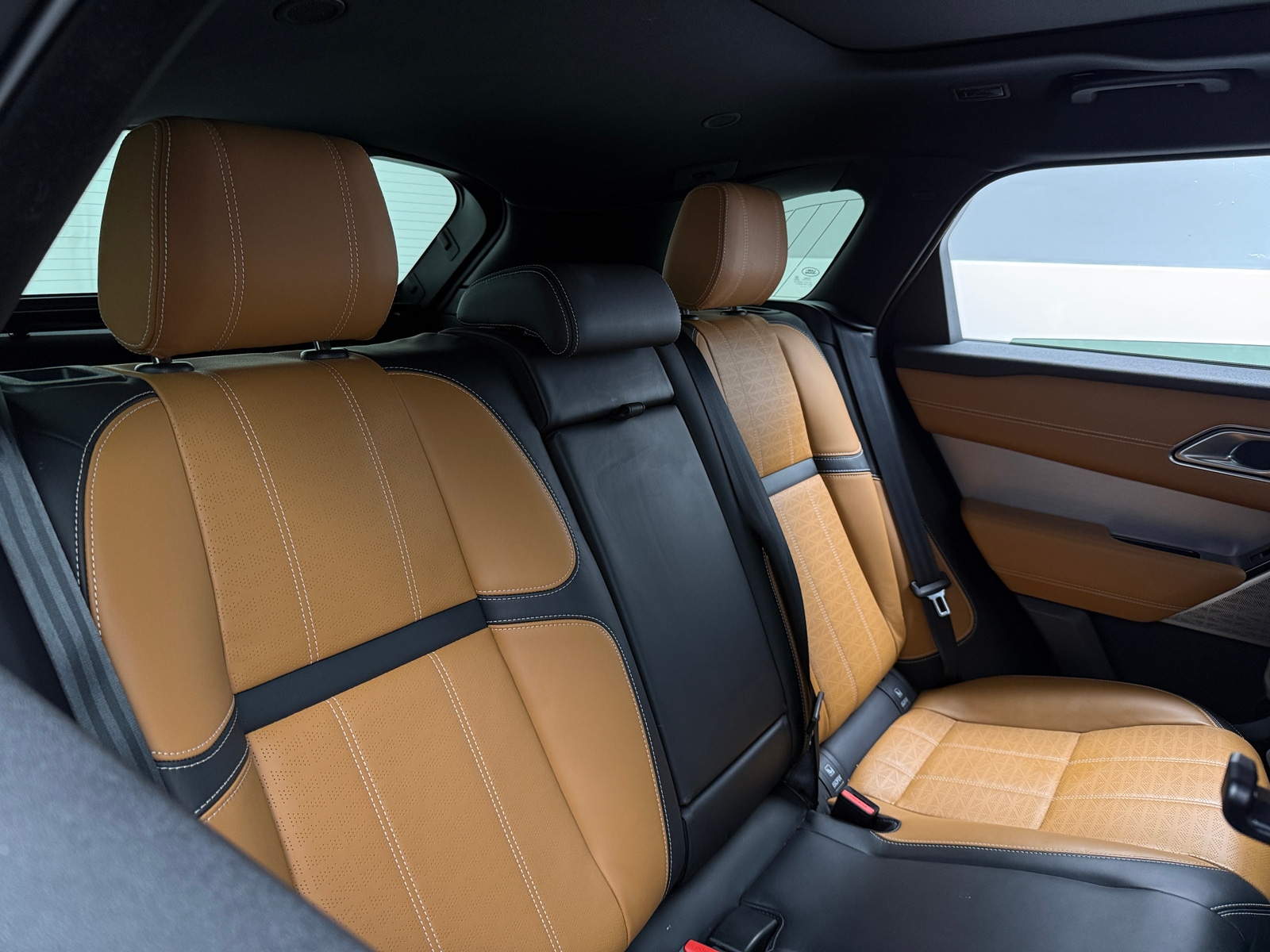 Thumbnail: 2021 Land Rover Range Rover Velar - 5