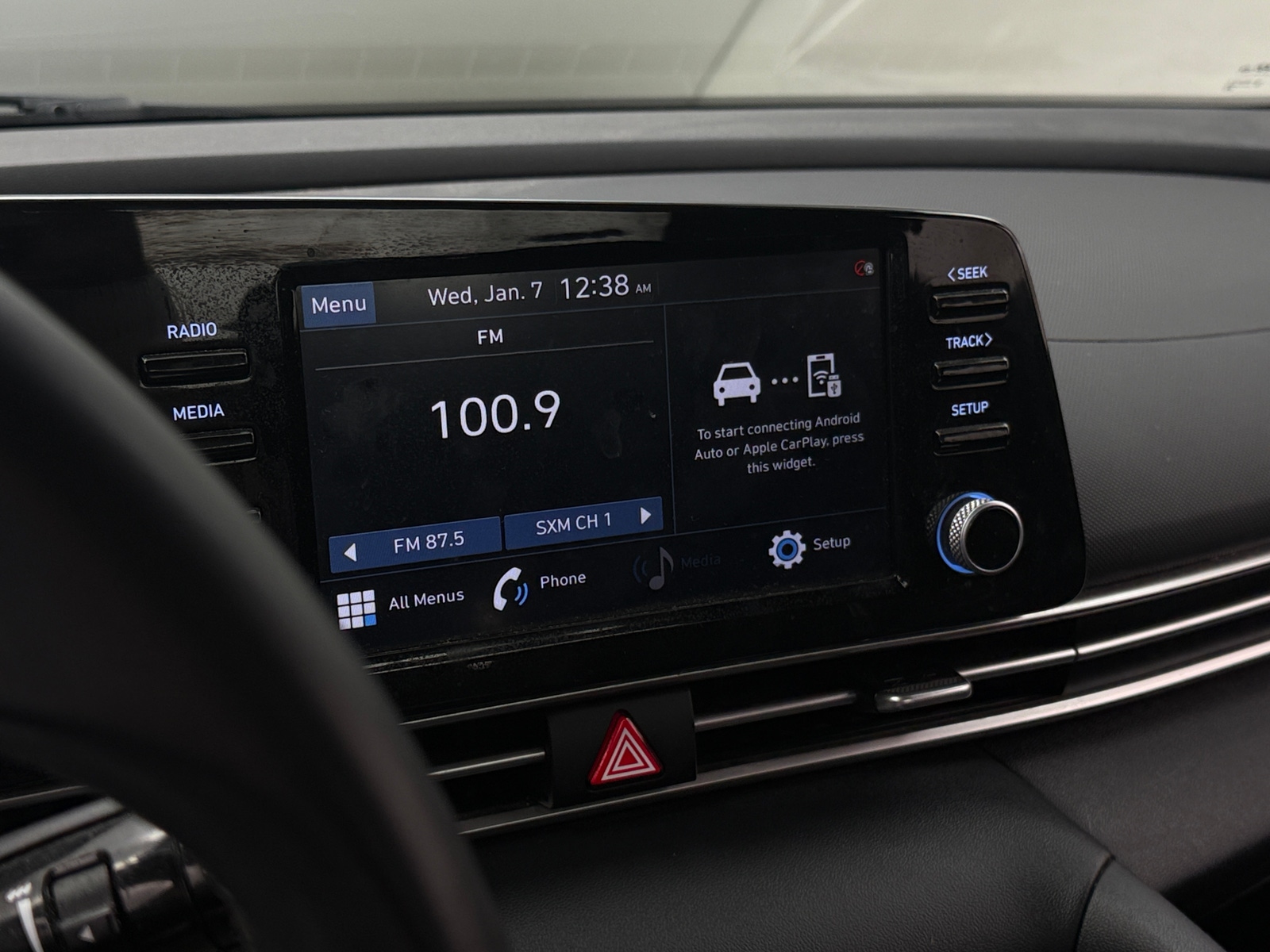 Thumbnail: 2022 Hyundai Elantra - 4