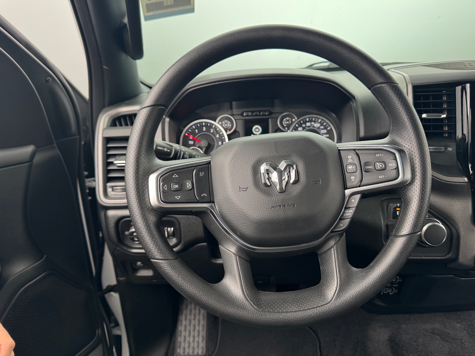 Thumbnail: 2026 RAM 1500 - 5