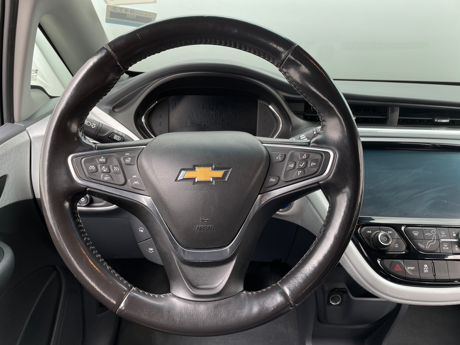 Thumbnail: 2017 Chevrolet Bolt EV - 4