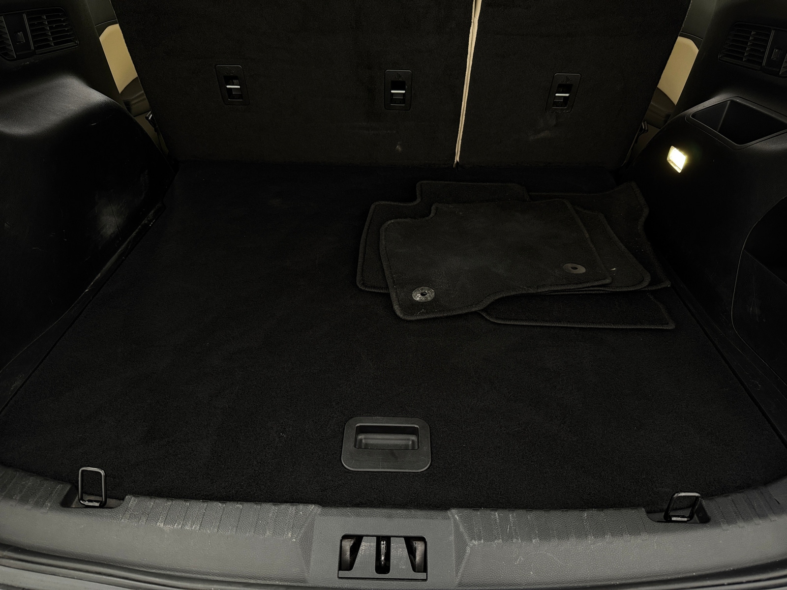 Thumbnail: 2023 Ford Edge - 7