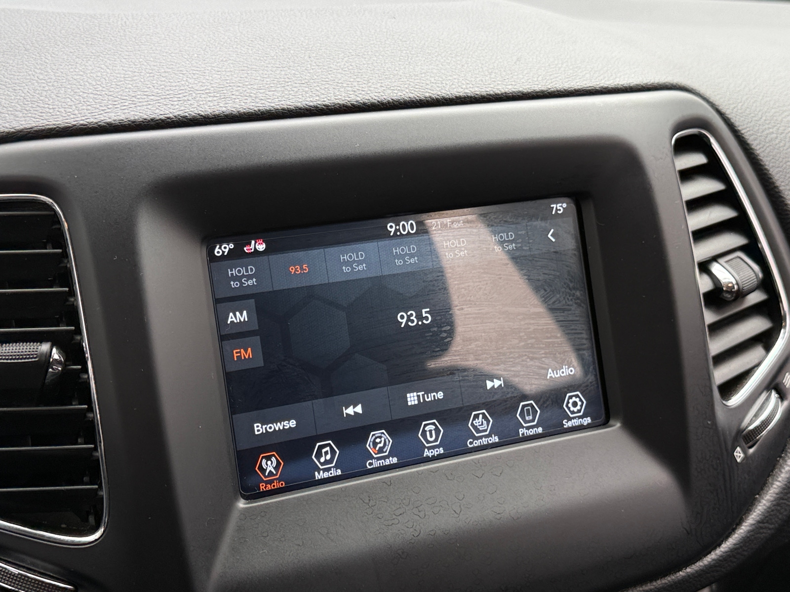 Thumbnail: 2021 Jeep Compass - 4