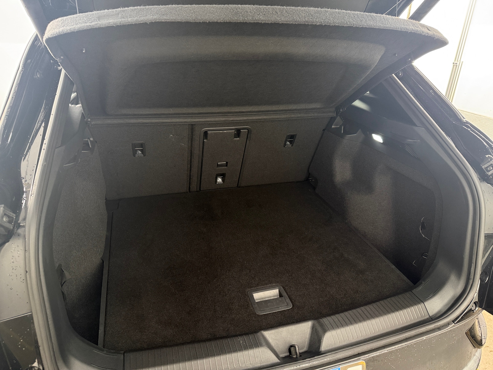 Thumbnail: 2021 Volkswagen ID.4 - 6