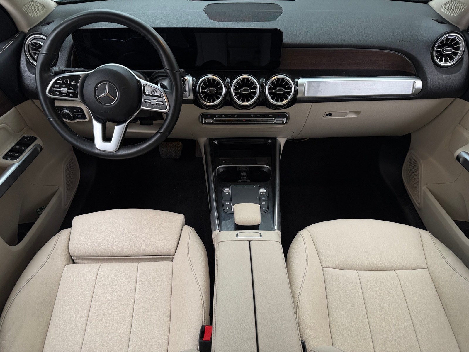 Thumbnail: 2022 Mercedes-Benz GLB - 2