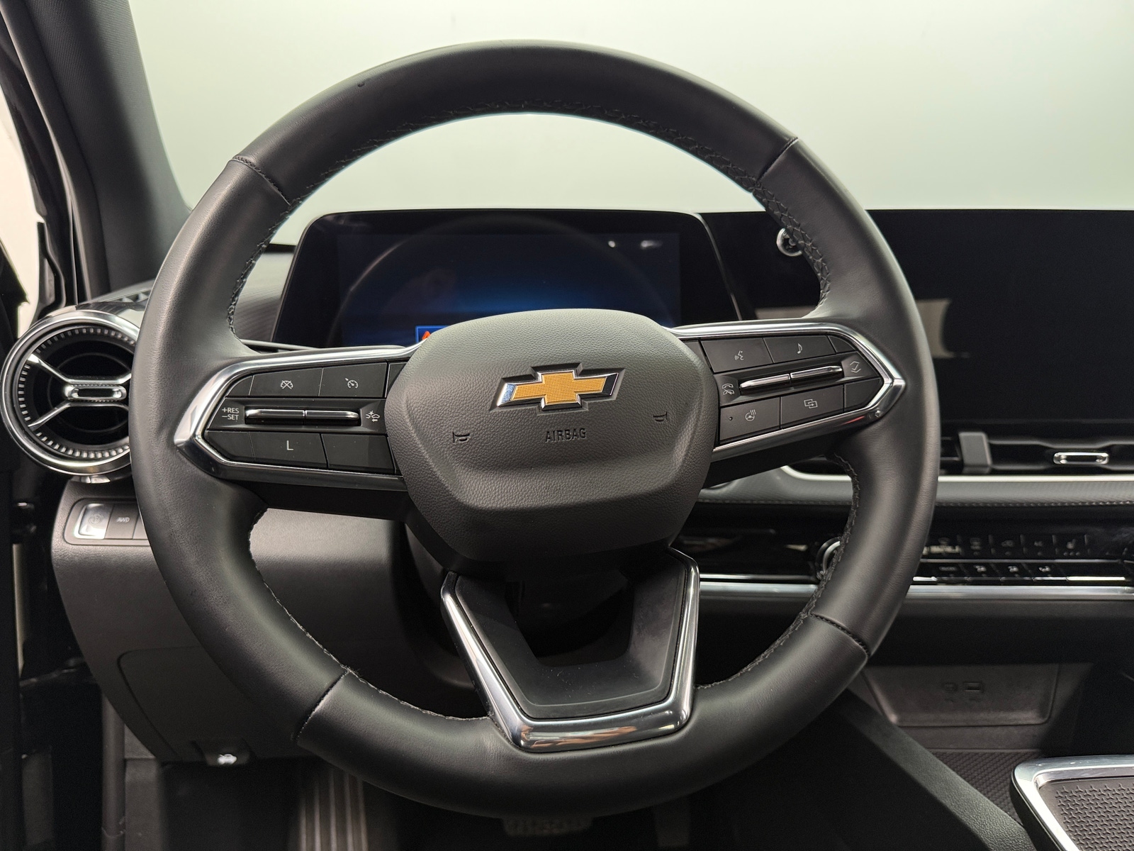 Thumbnail: 2025 Chevrolet Equinox - 5