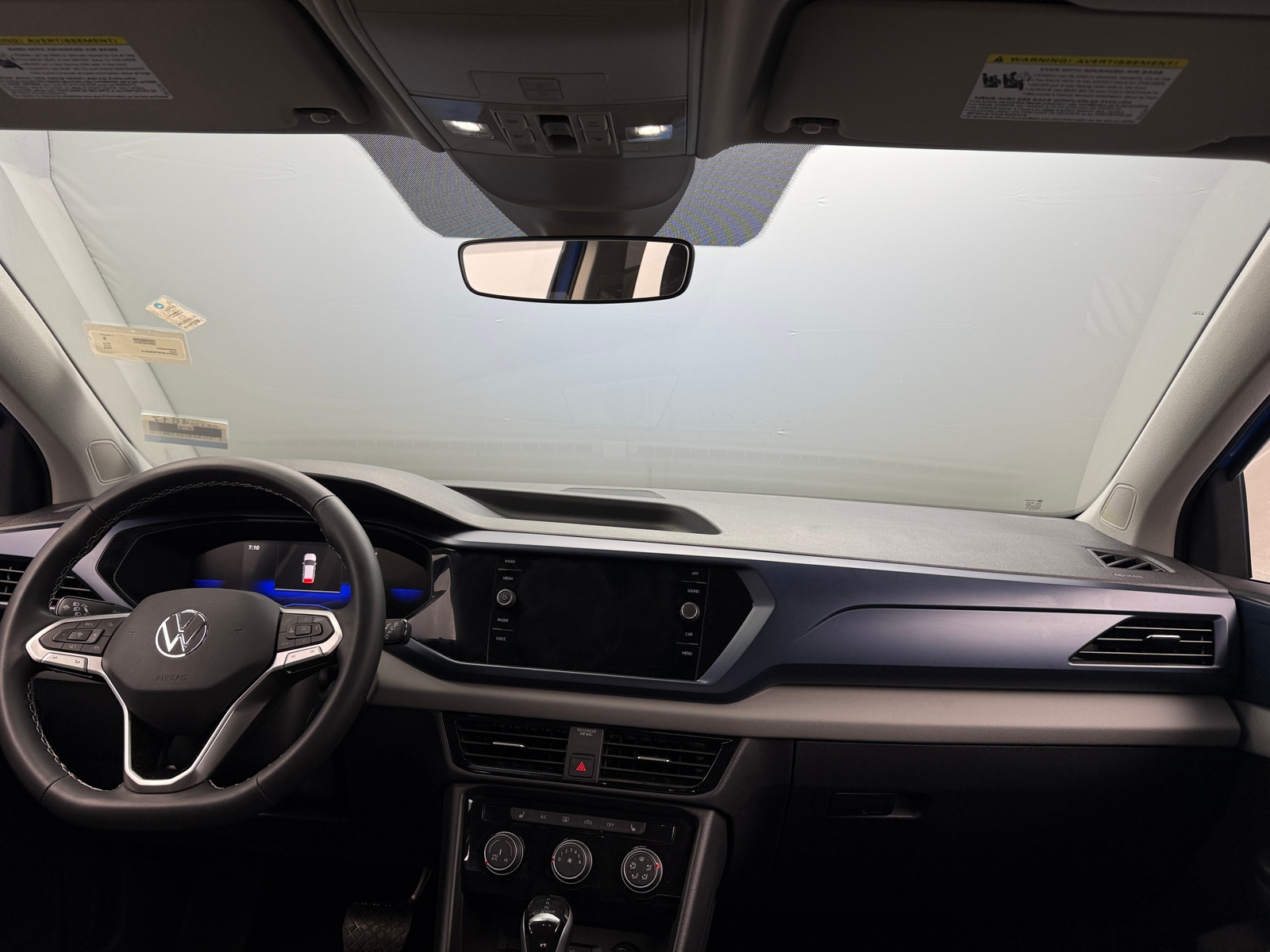 Thumbnail: 2023 Volkswagen Taos - 3