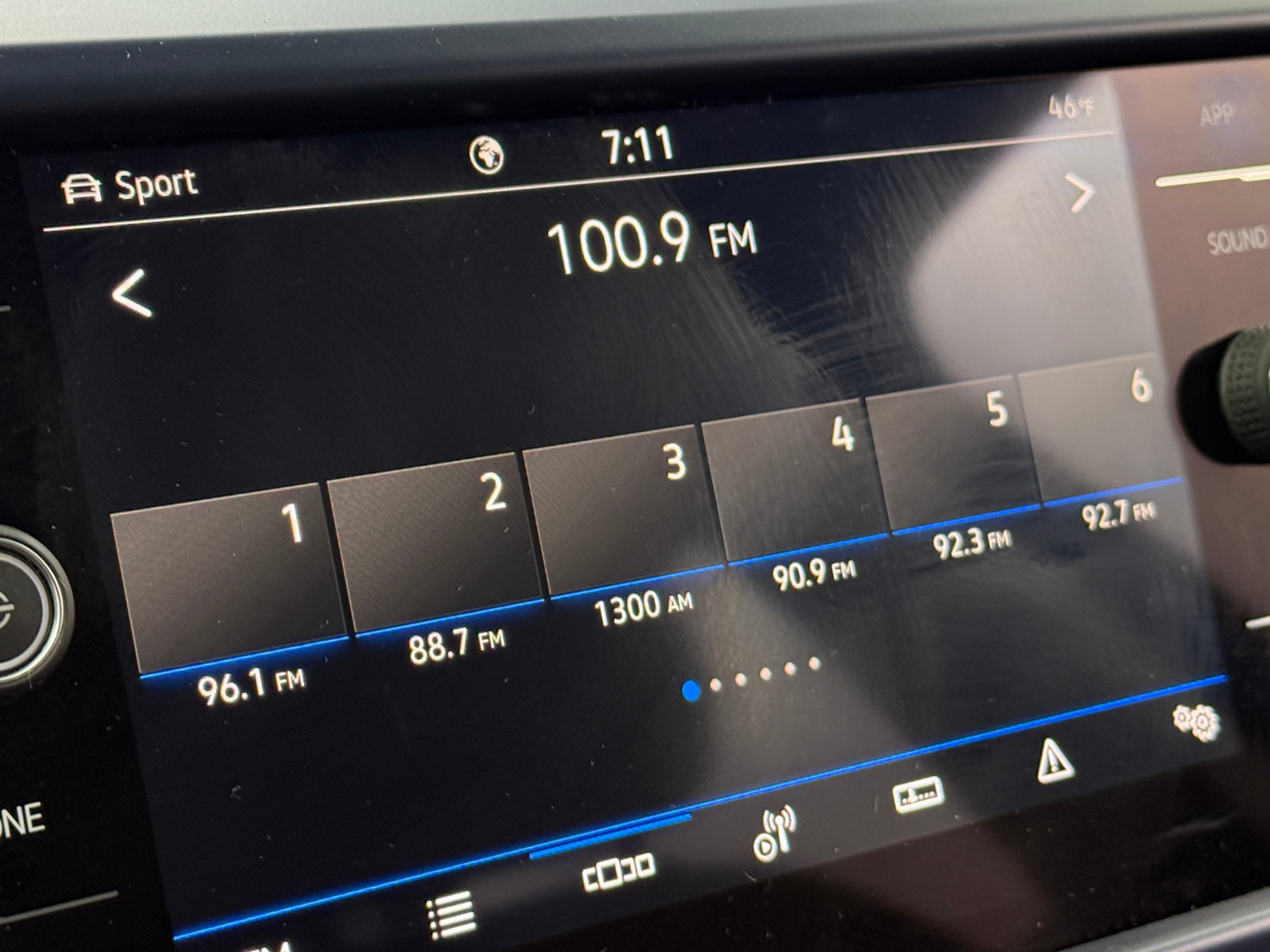 Thumbnail: 2023 Volkswagen Taos - 4