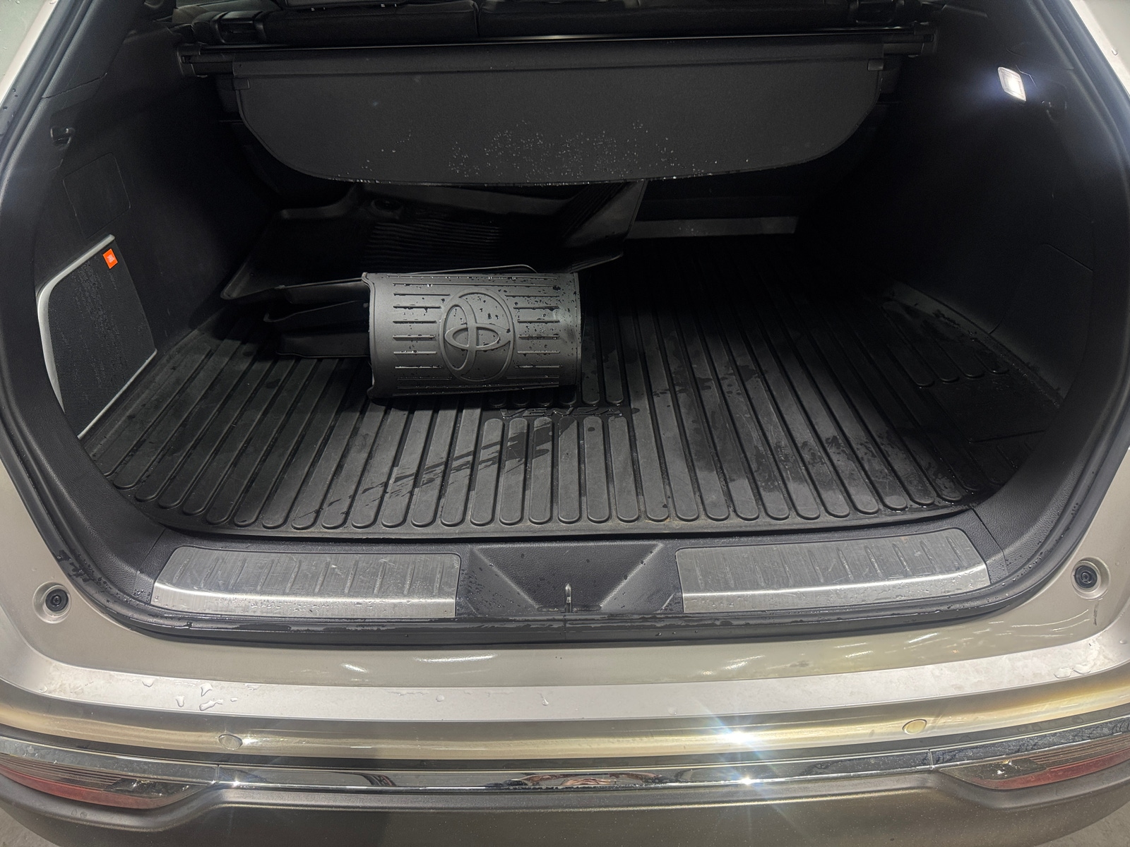 Thumbnail: 2024 Toyota Venza - 6