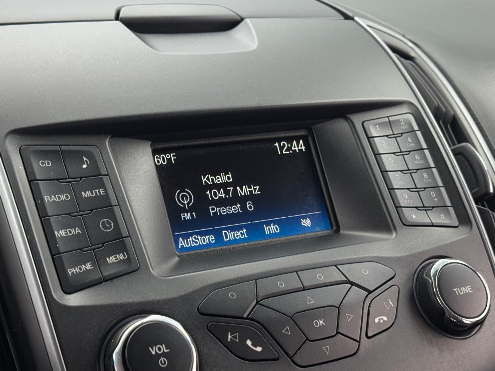 Thumbnail: 2017 Ford Edge - 4