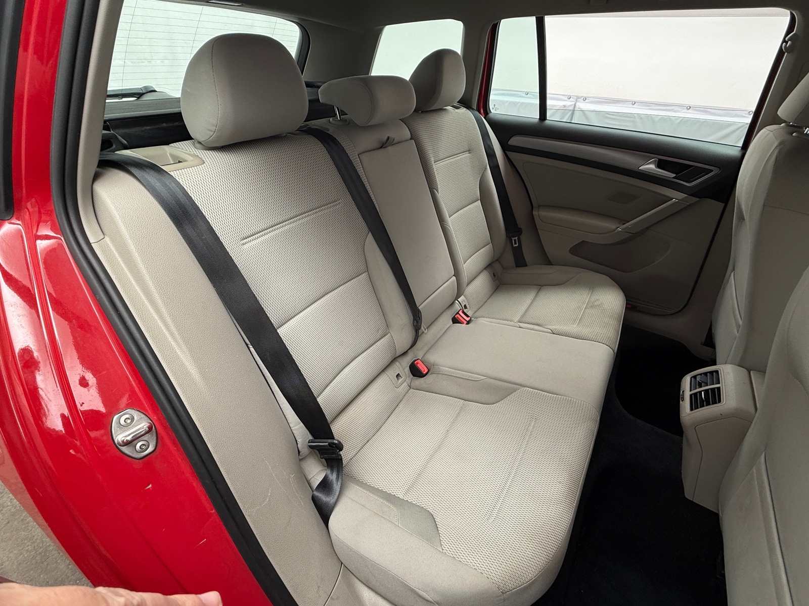 Thumbnail: 2017 Volkswagen e-Golf - 6