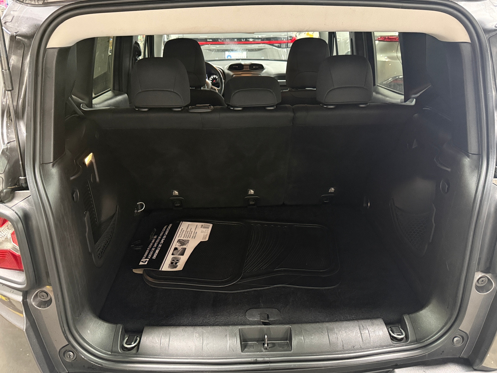 Thumbnail: 2018 Jeep Renegade - 7