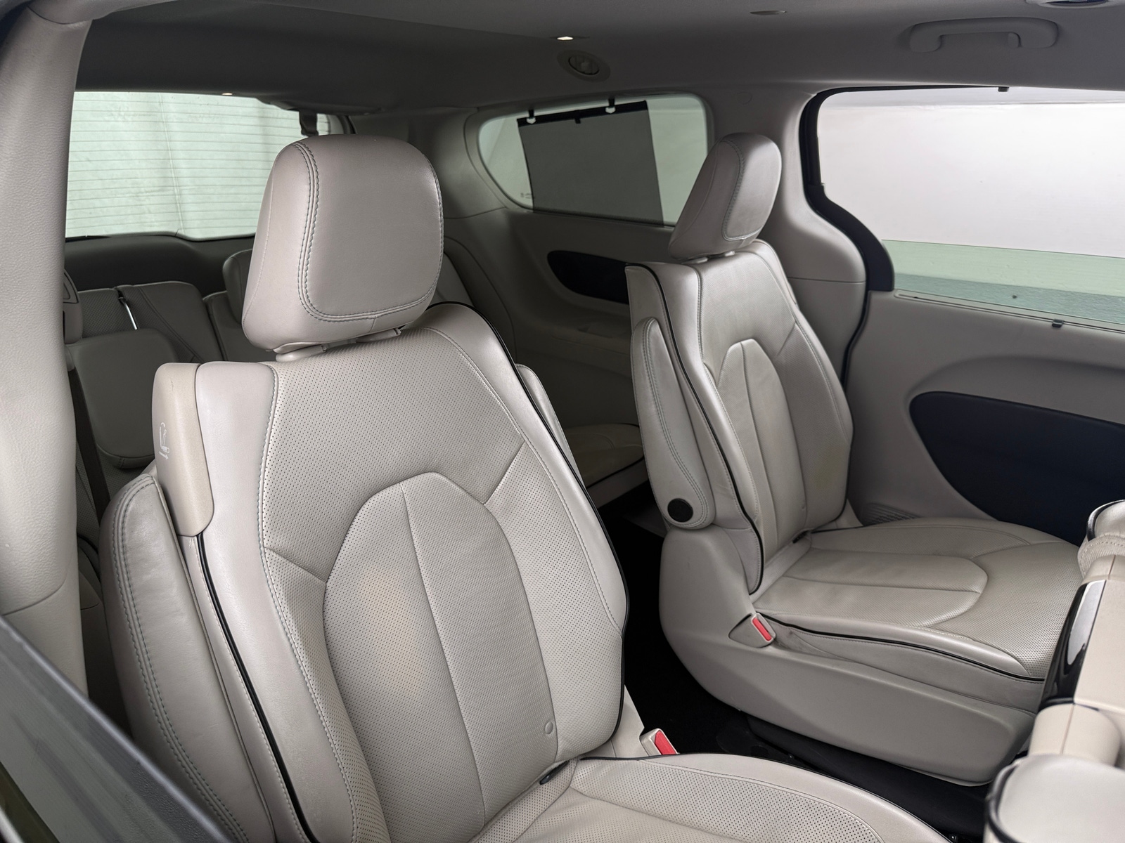 Thumbnail: 2018 Chrysler Pacifica - 5