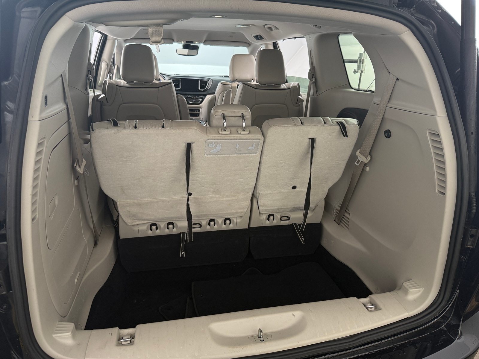 Thumbnail: 2018 Chrysler Pacifica - 6