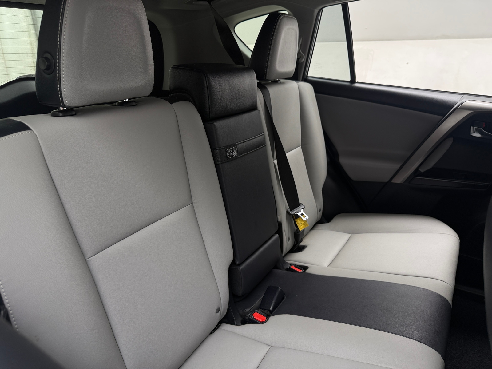 Thumbnail: 2018 Toyota RAV4 - 5