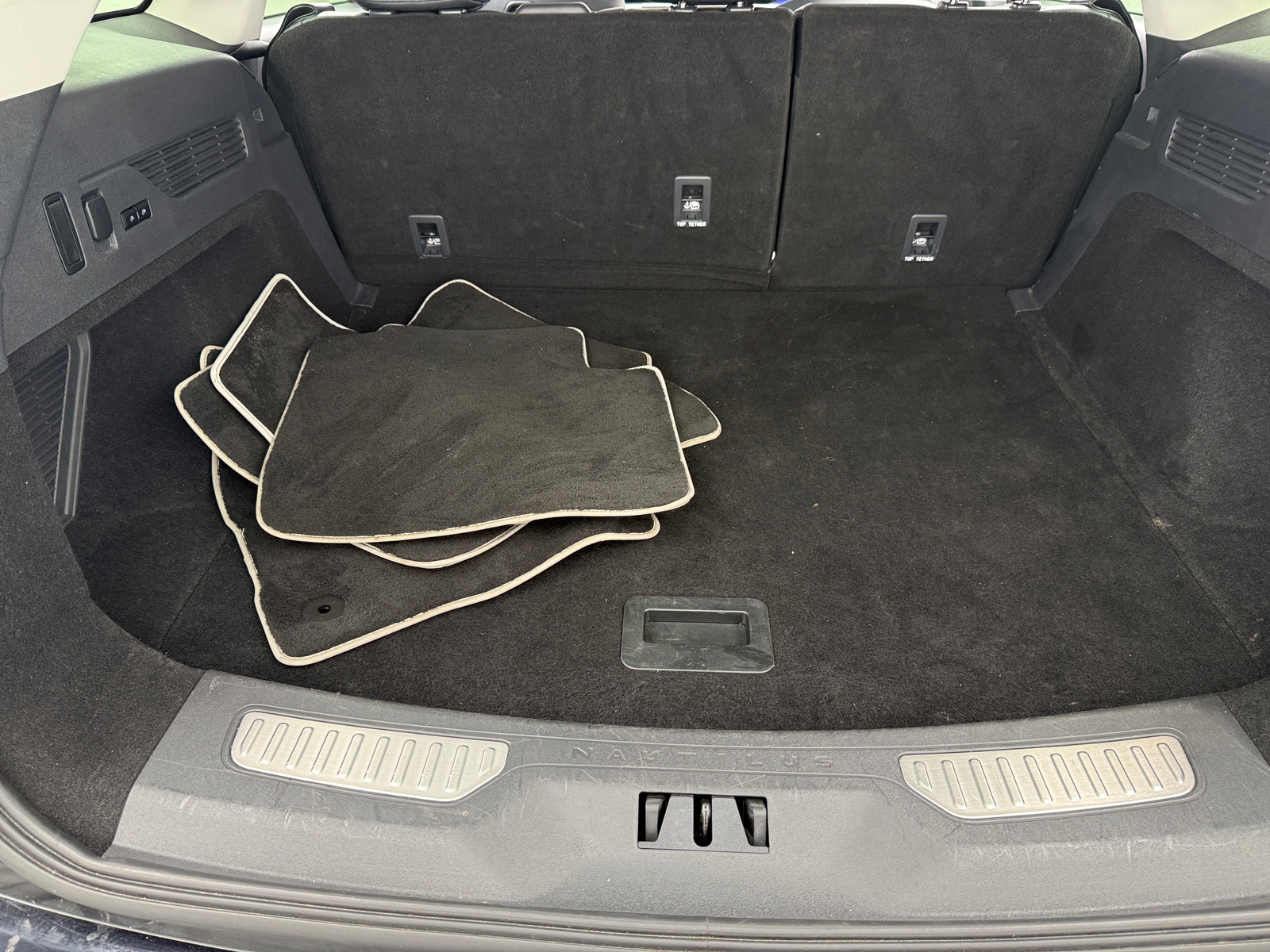 Thumbnail: 2024 Lincoln Nautilus - 6