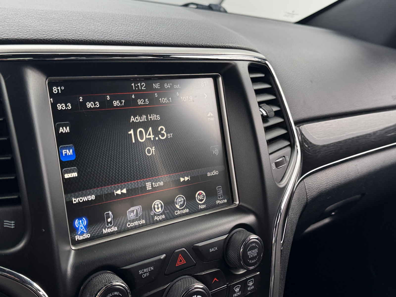 Thumbnail: 2017 Jeep Grand Cherokee - 3