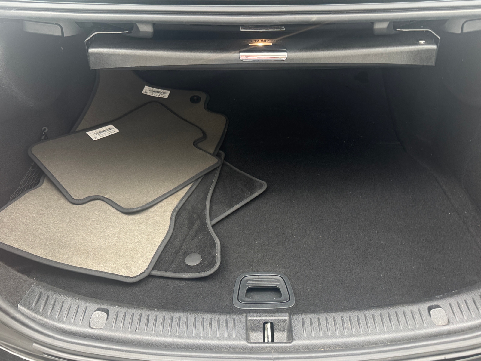 Thumbnail: 2018 Mercedes-Benz E-Class - 6