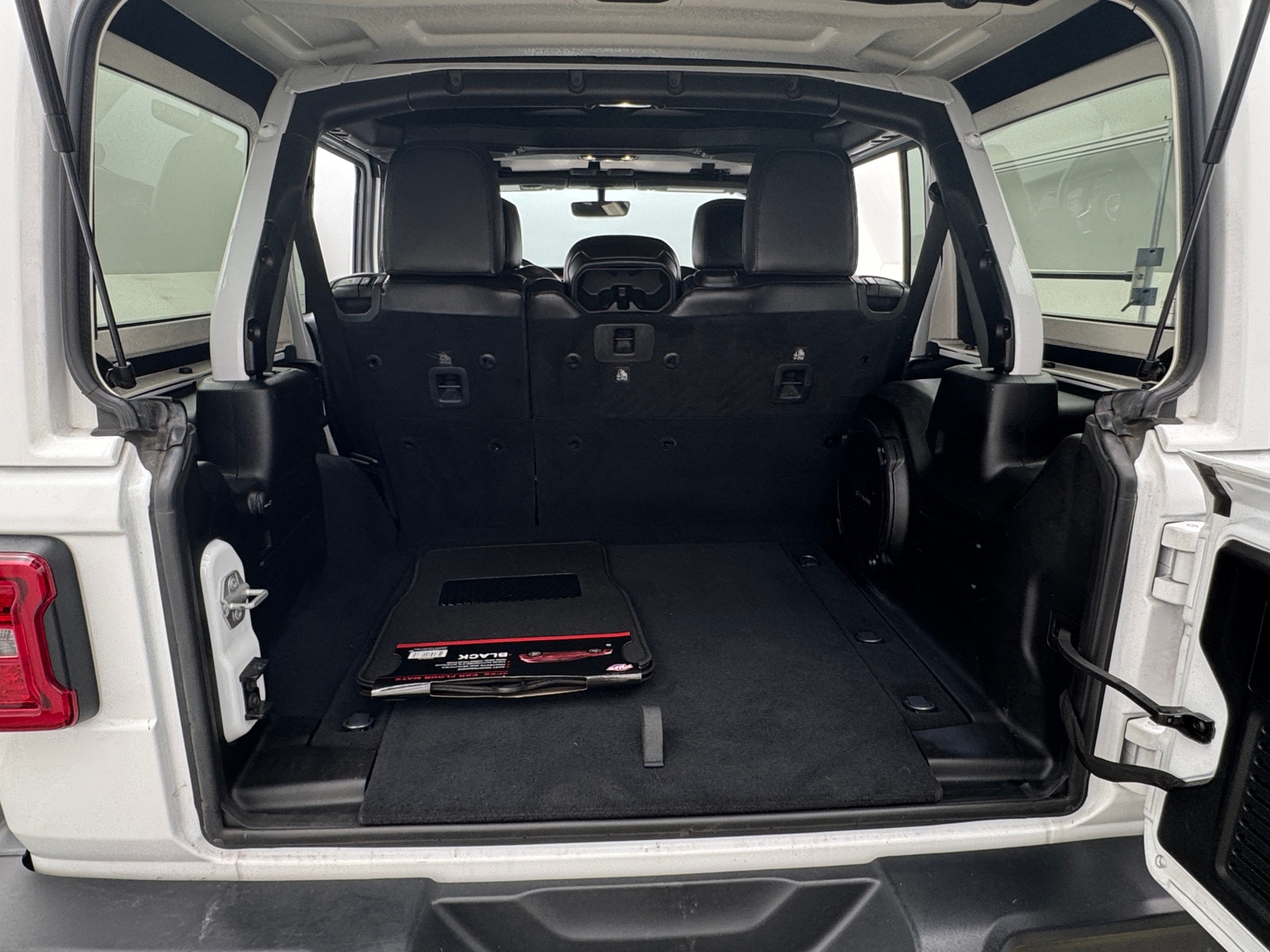 Thumbnail: 2019 Jeep Wrangler - 6