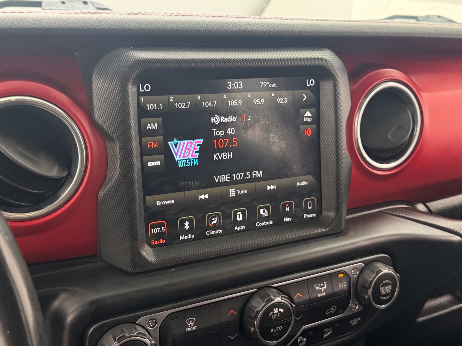 Thumbnail: 2019 Jeep Wrangler - 3