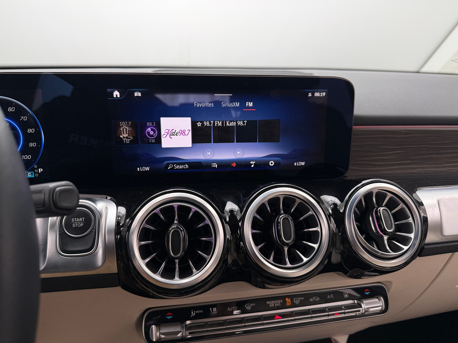 Thumbnail: 2024 Mercedes-Benz EQB - 3