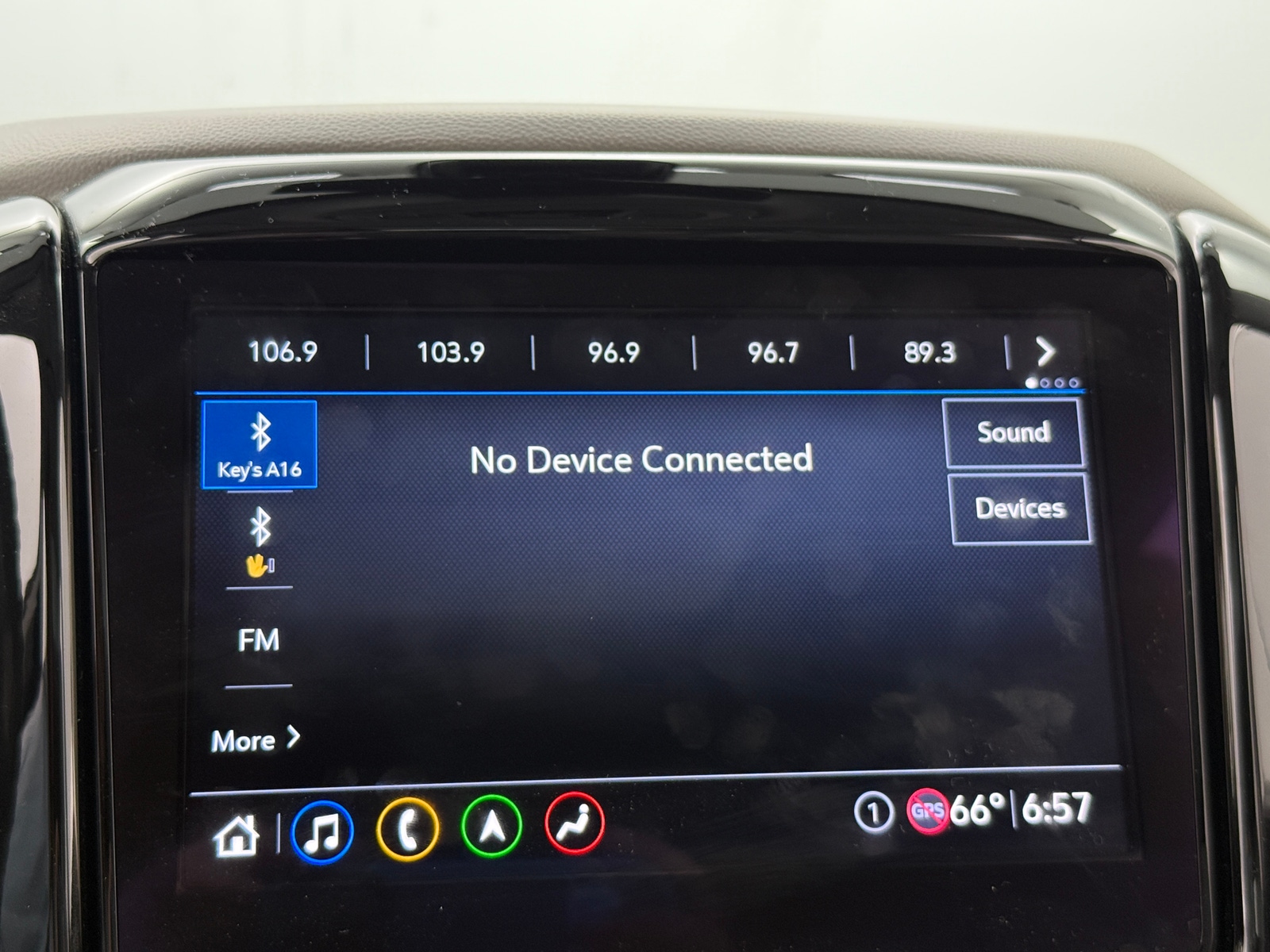 Thumbnail: 2021 Chevrolet Traverse - 3