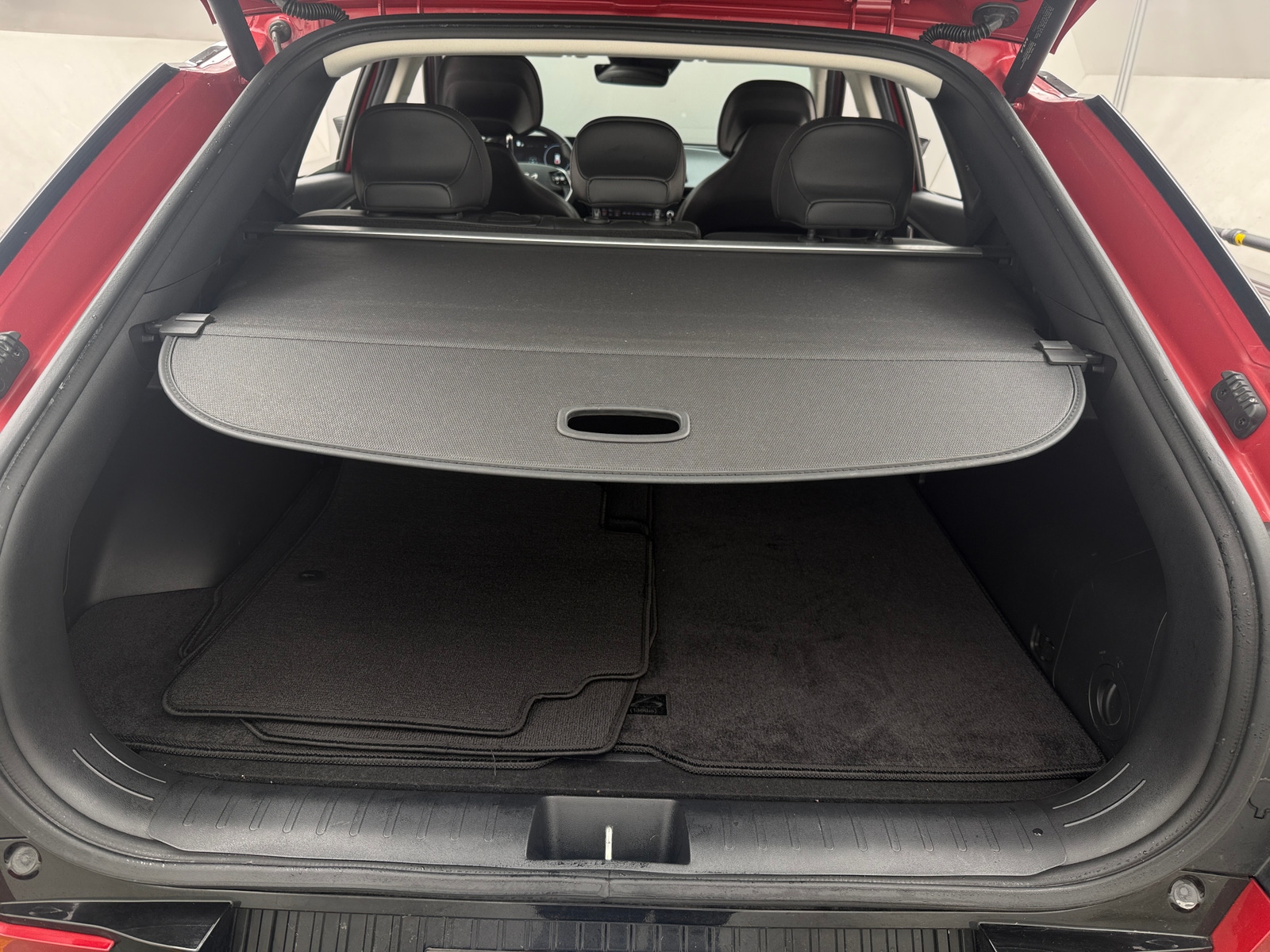 Thumbnail: 2022 Kia EV6 - 6