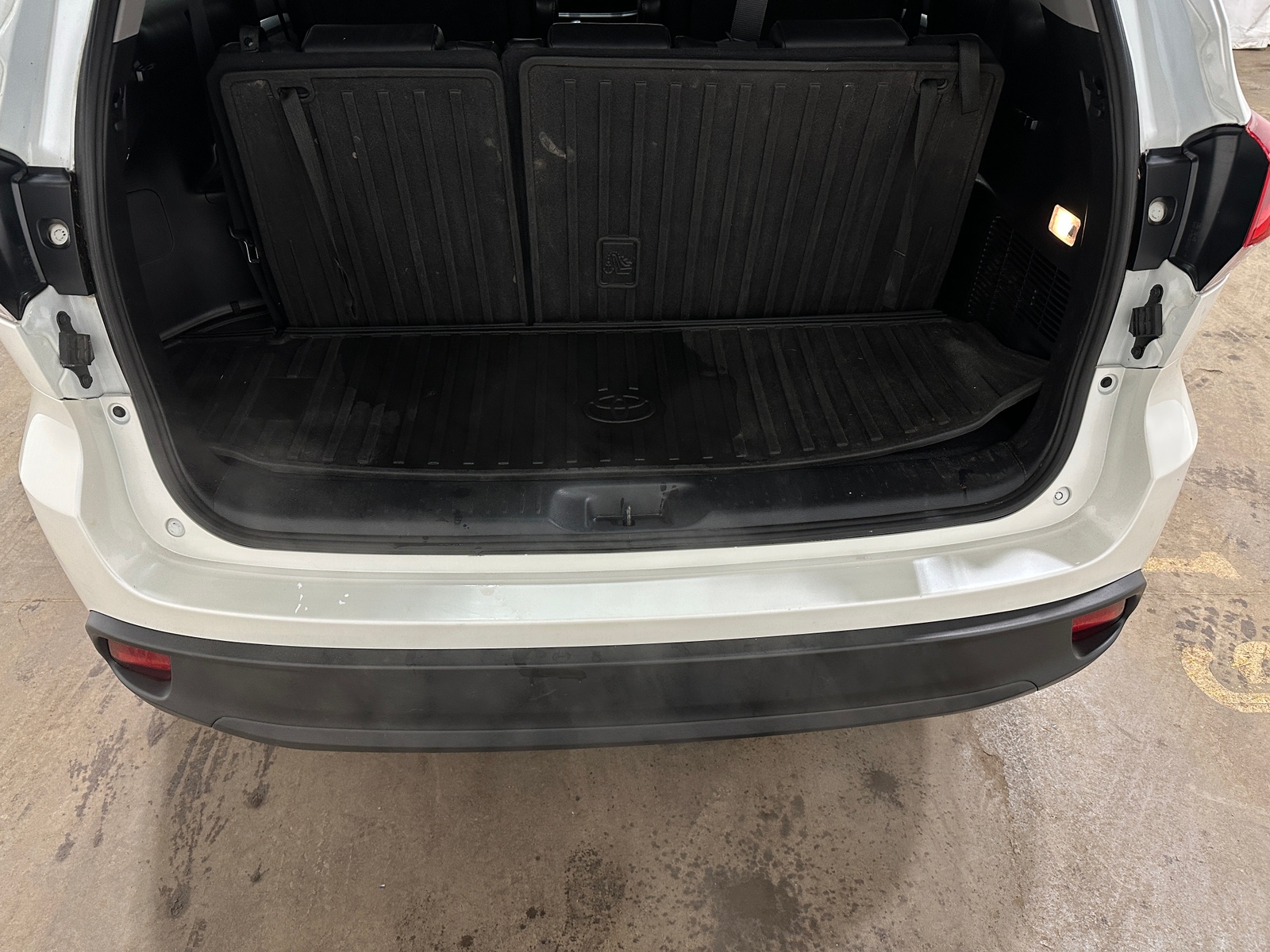 Thumbnail: 2019 Toyota Highlander - 6