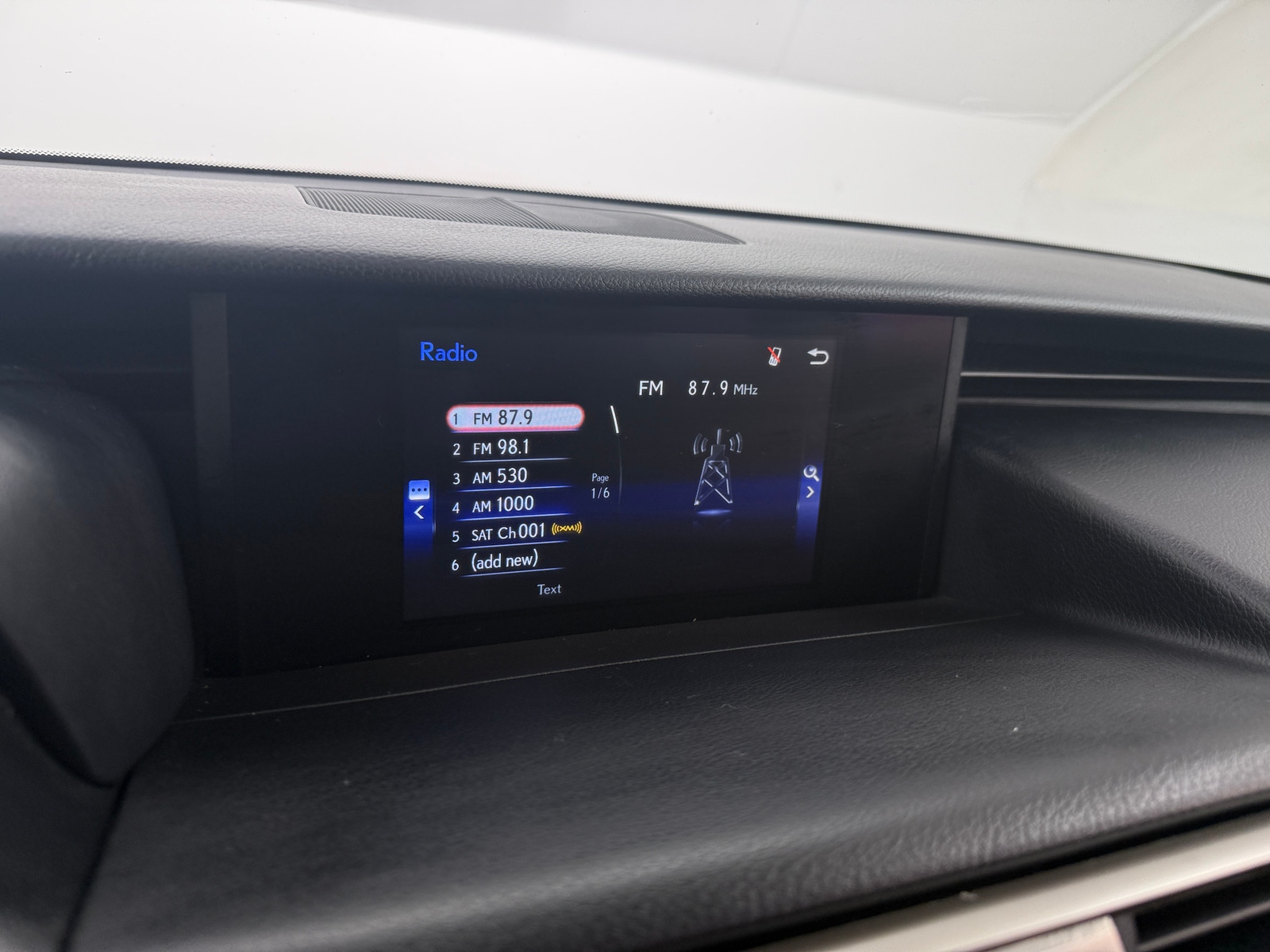 Thumbnail: 2017 Lexus IS - 3